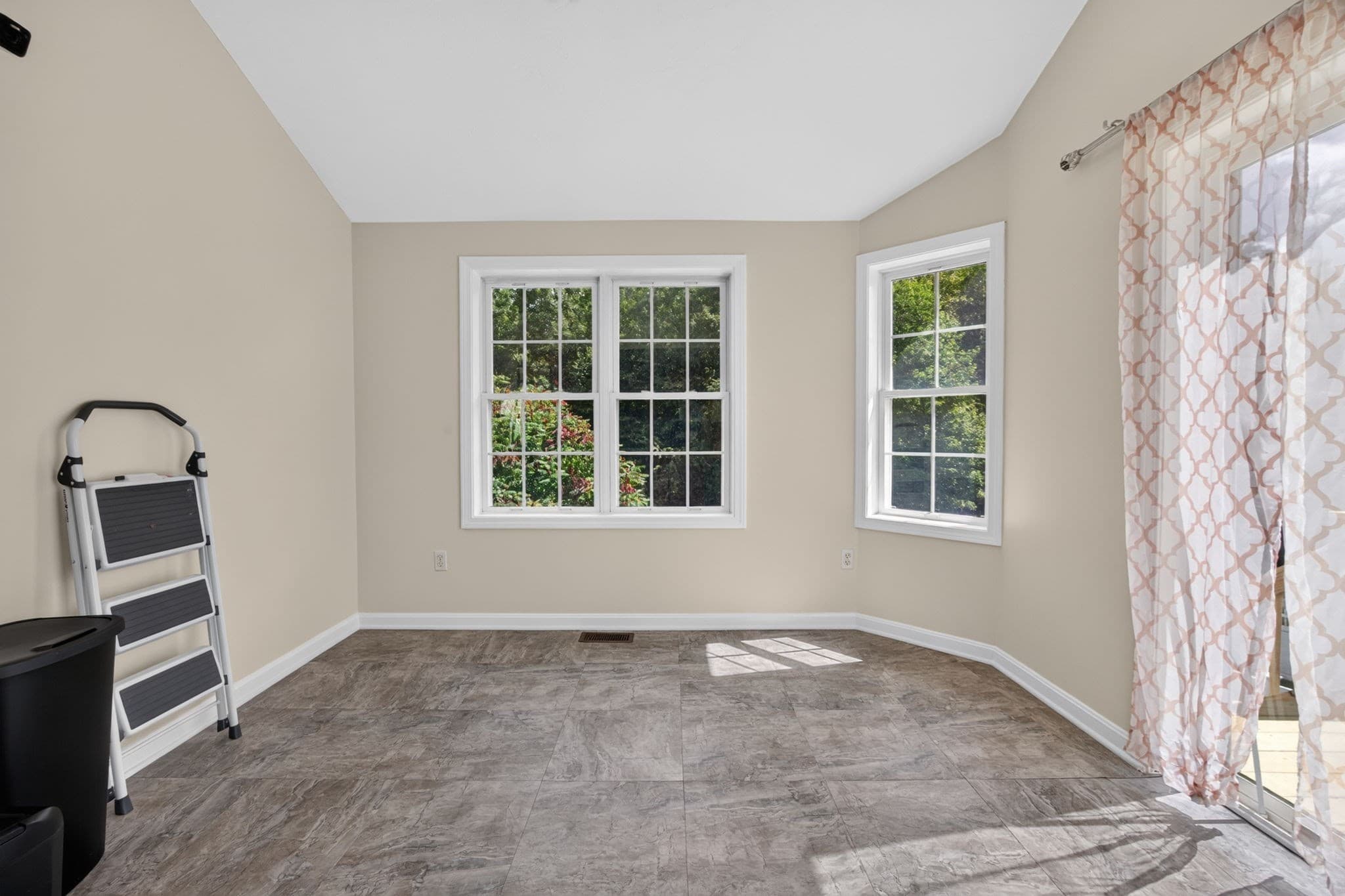 Condex at 58 Ledgecrest Dr # 58, Worcester MA 01603, Worcester, photo 21 of 42