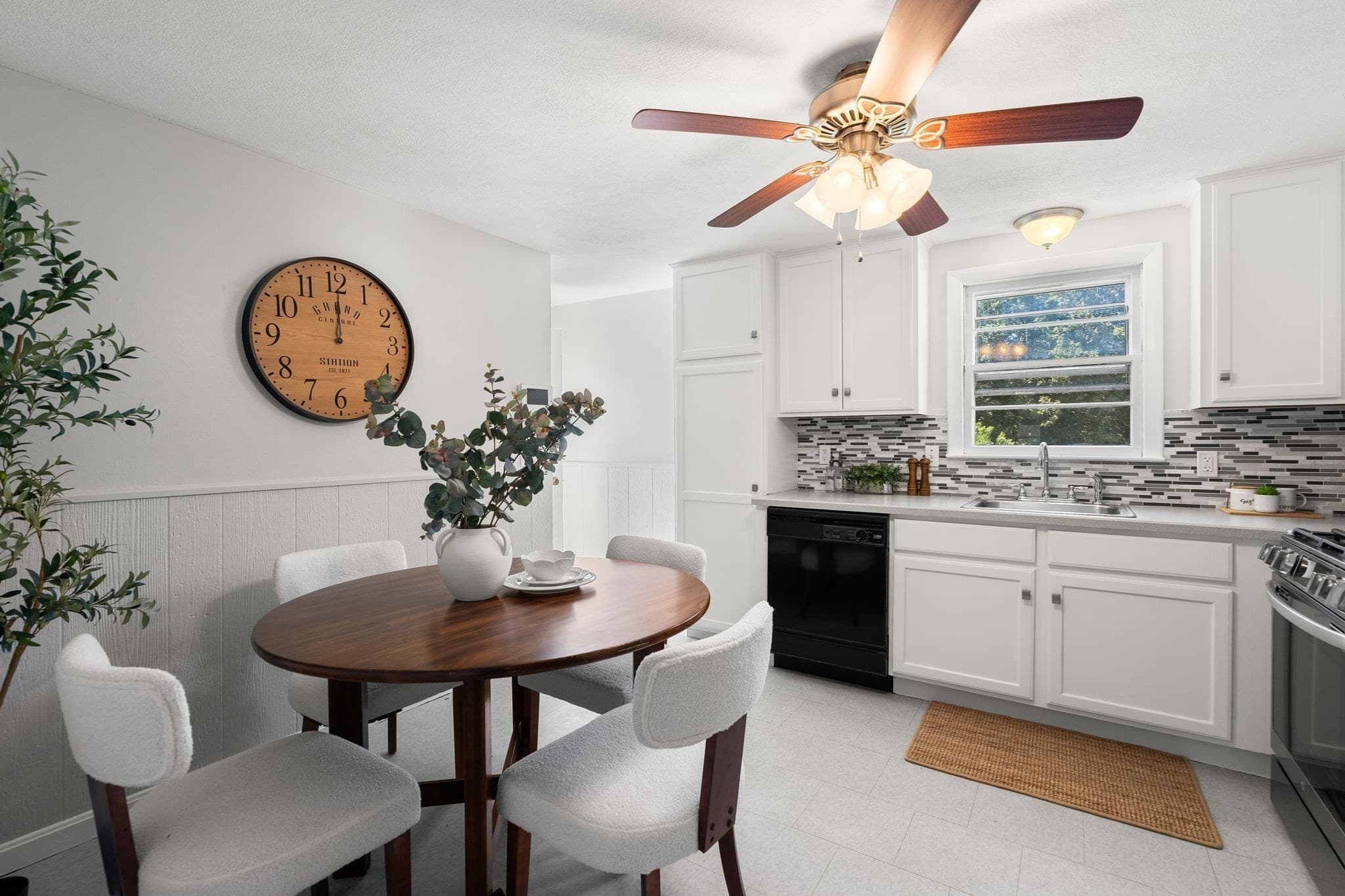Single Family Residence at 15 Bradford St, Stoughton MA 02072, Stoughton, photo 12 of 42