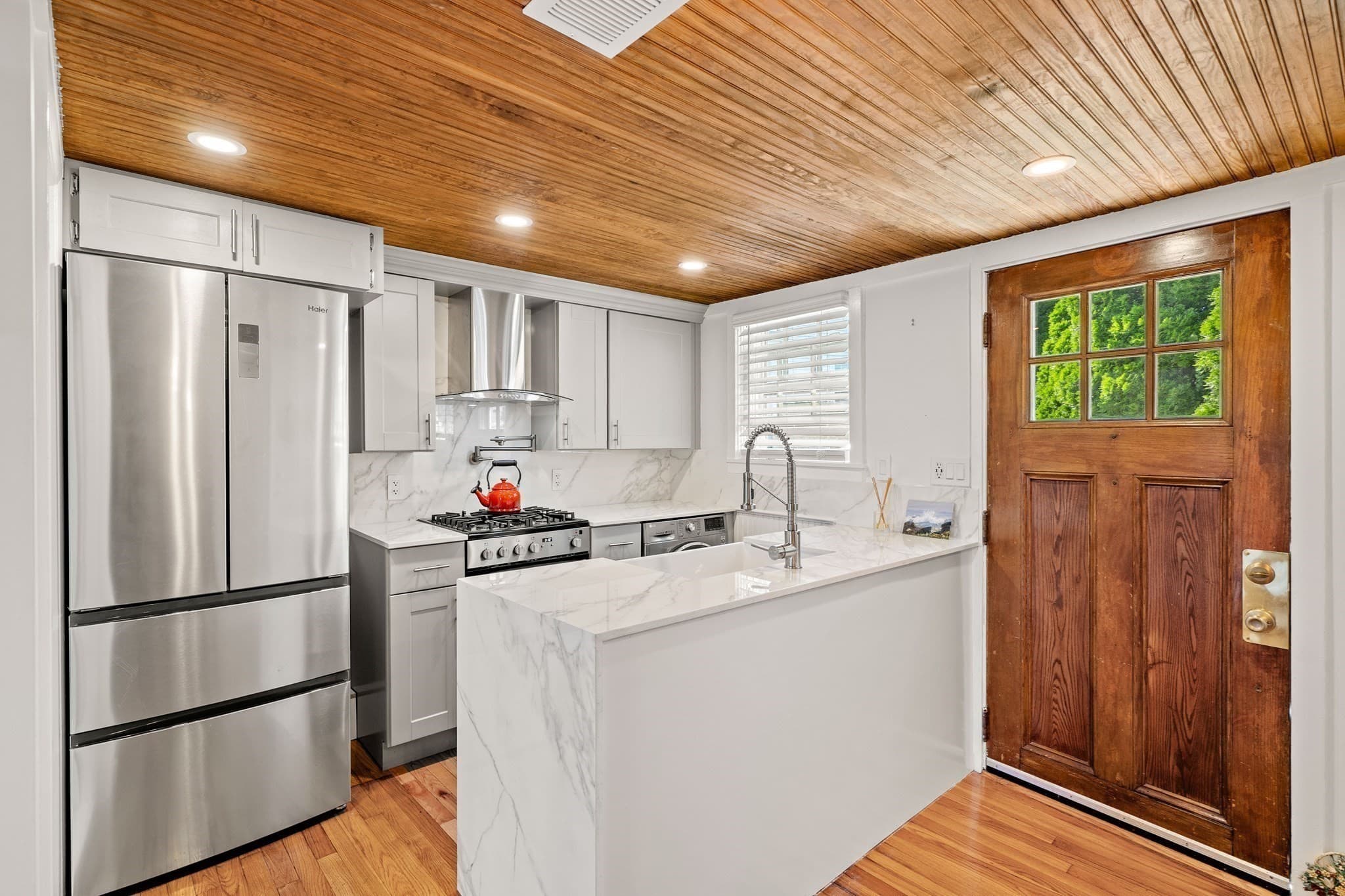 Condominium at 7 Lee # 3, Marblehead MA 01945, Marblehead, photo 13 of 22