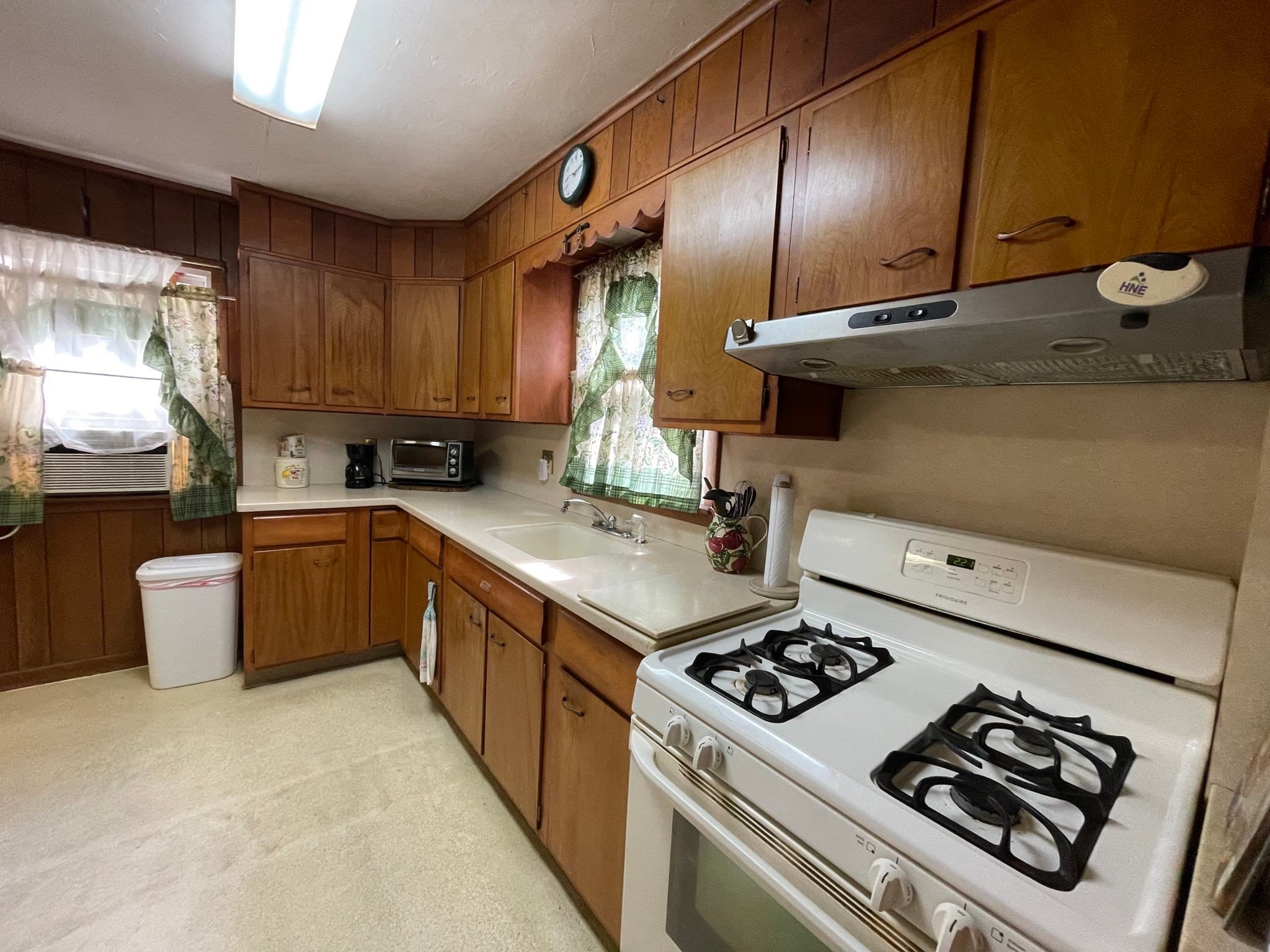 Single Family Residence at 9 Pine Brook Curve, Northampton MA 01060, Northampton, photo 8 of 22