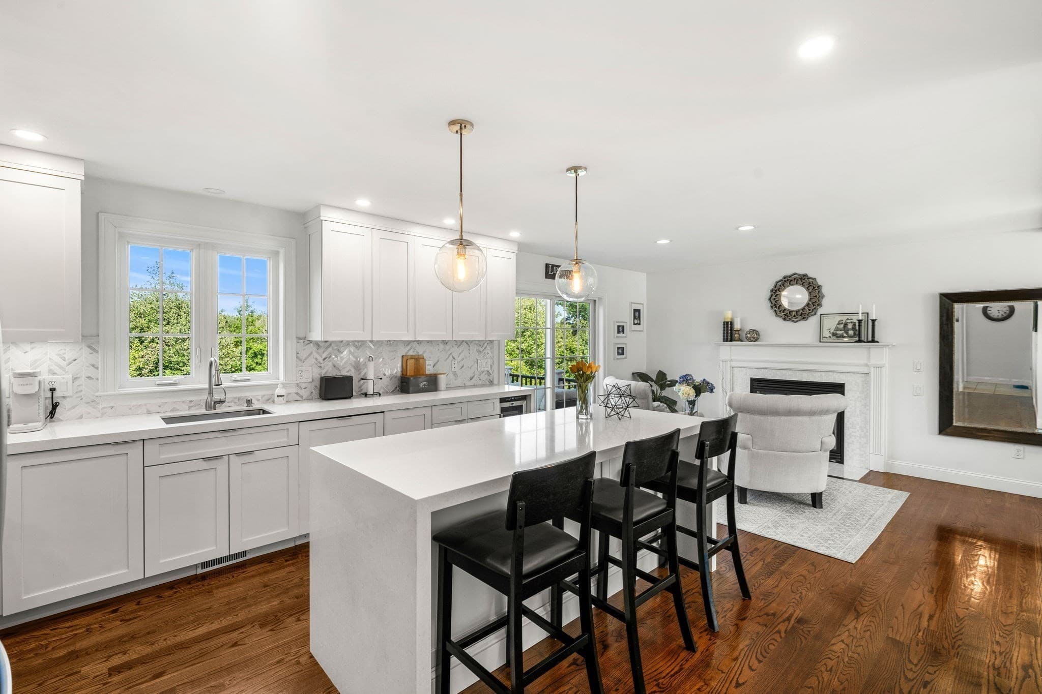 Single Family Residence at 22 Overlook Dr, Danvers MA 01923, Danvers, photo 4 of 42