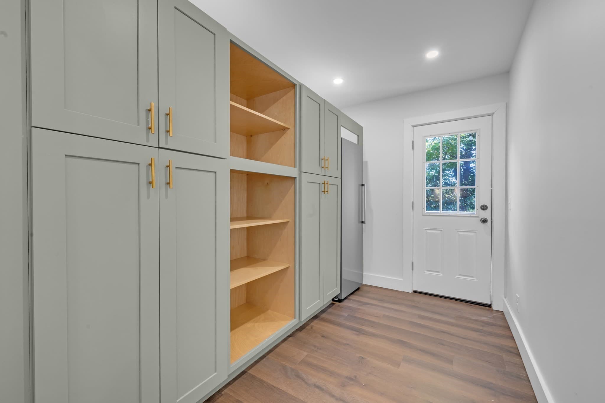 Single Family Residence at 335 Salisbury St, Worcester MA 01609, Worcester, photo 10 of 31
