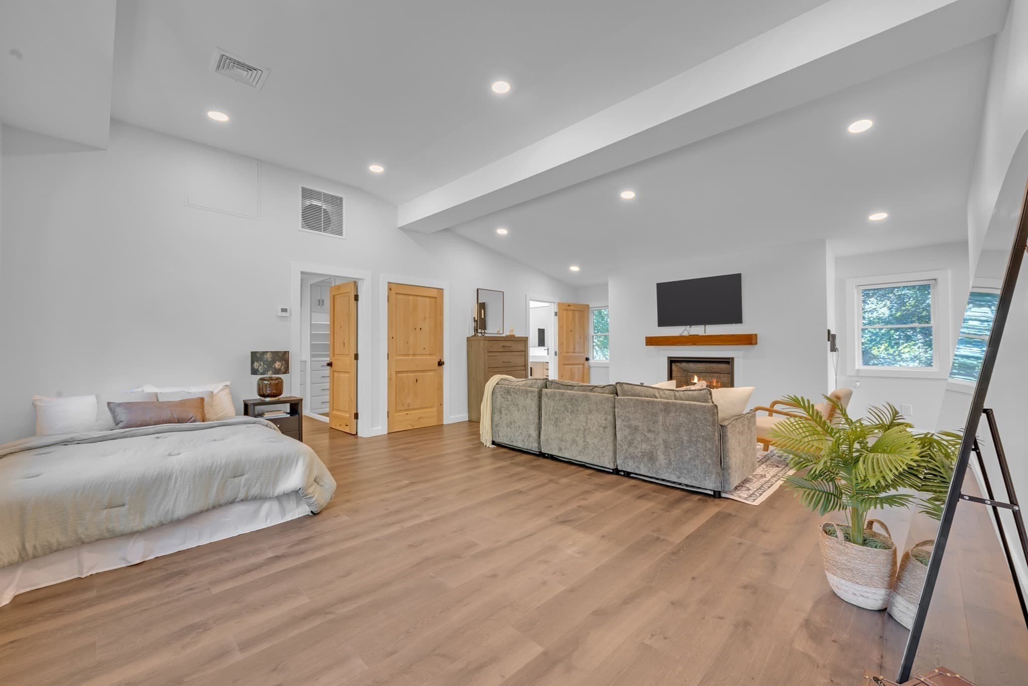 Single Family Residence at 335 Salisbury St, Worcester MA 01609, Worcester, photo 18 of 31