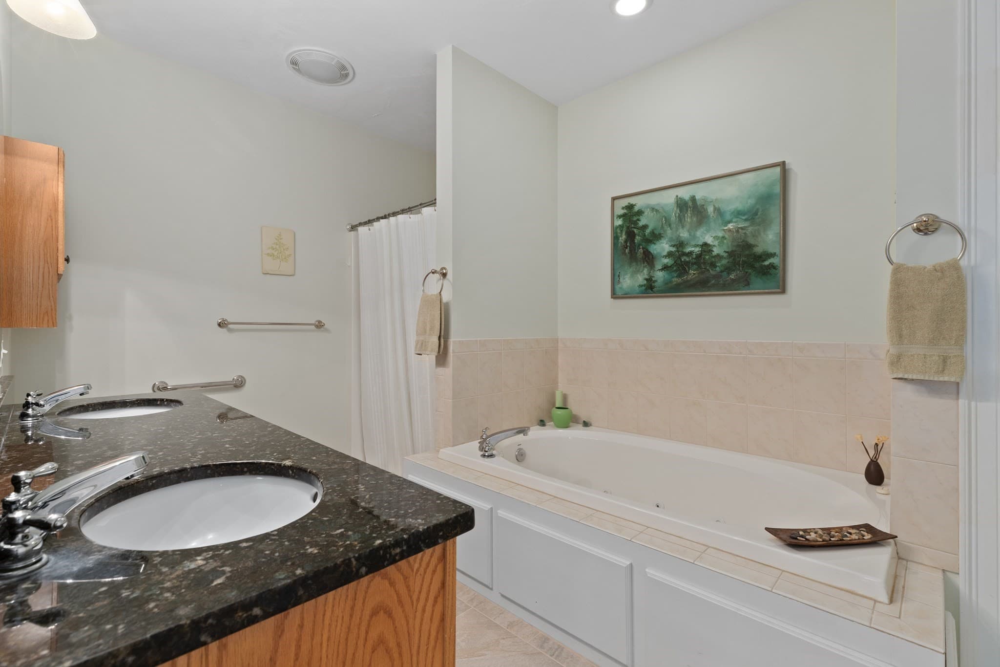 Condominium at 1 Pine Ridge Dr # 2, Medway MA 02053, Medway, photo 17 of 33