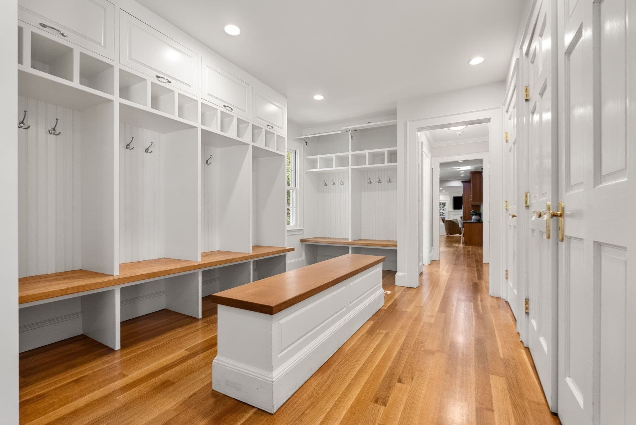 Single Family Residence at 1 Kenilworth Circle, Wellesley MA 02482, Wellesley, photo 31 of 36