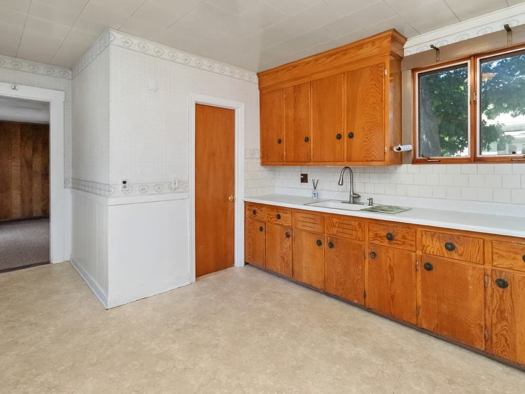 Multi Family at 32 Vernon Street, Waltham MA 02453, Waltham, photo 5 of 34
