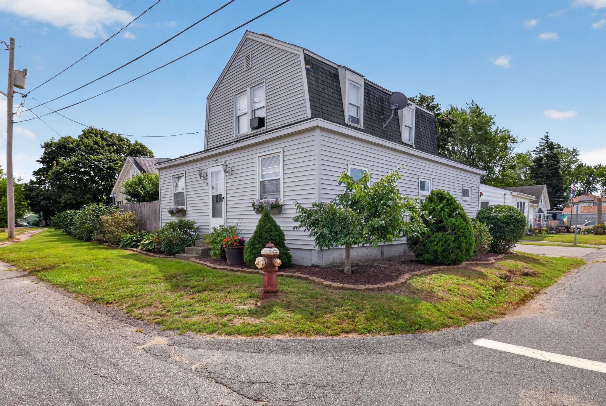 Single Family Residence at 32 Gardner Ave, Swansea MA 02777, Swansea, photo 2 of 27