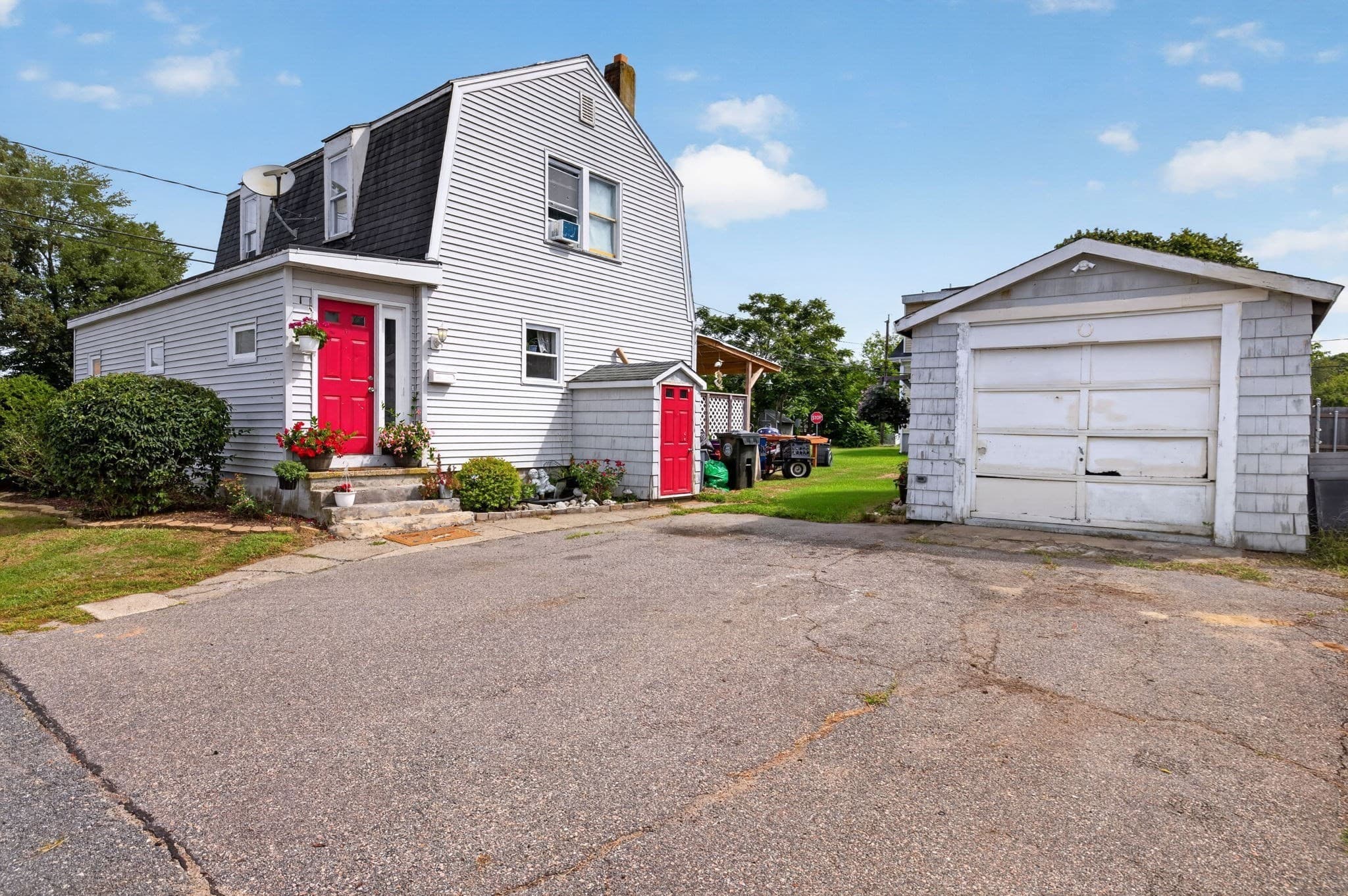 Single Family Residence at 32 Gardner Ave, Swansea MA 02777, Swansea, photo 4 of 27