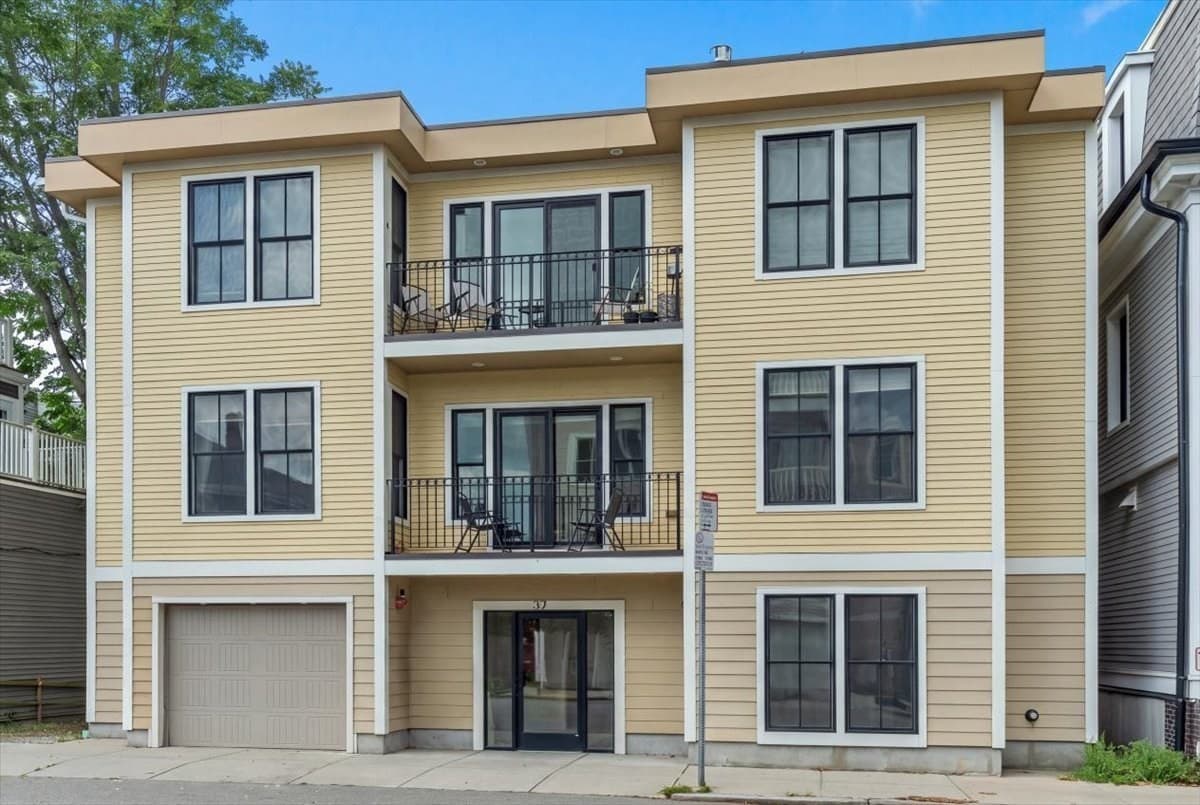 Condominium at 37 P Street # 3, Boston MA 02127, photo 35 of 36