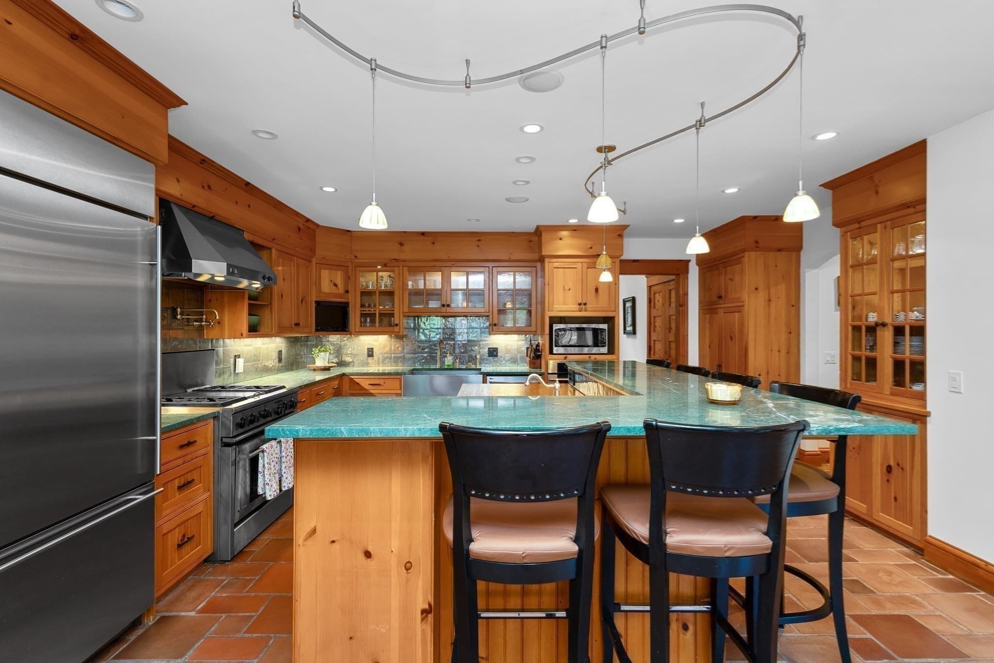 Single Family Residence at 3 Lealand Peck Dr, Wrentham MA 02093, Wrentham, photo 10 of 42