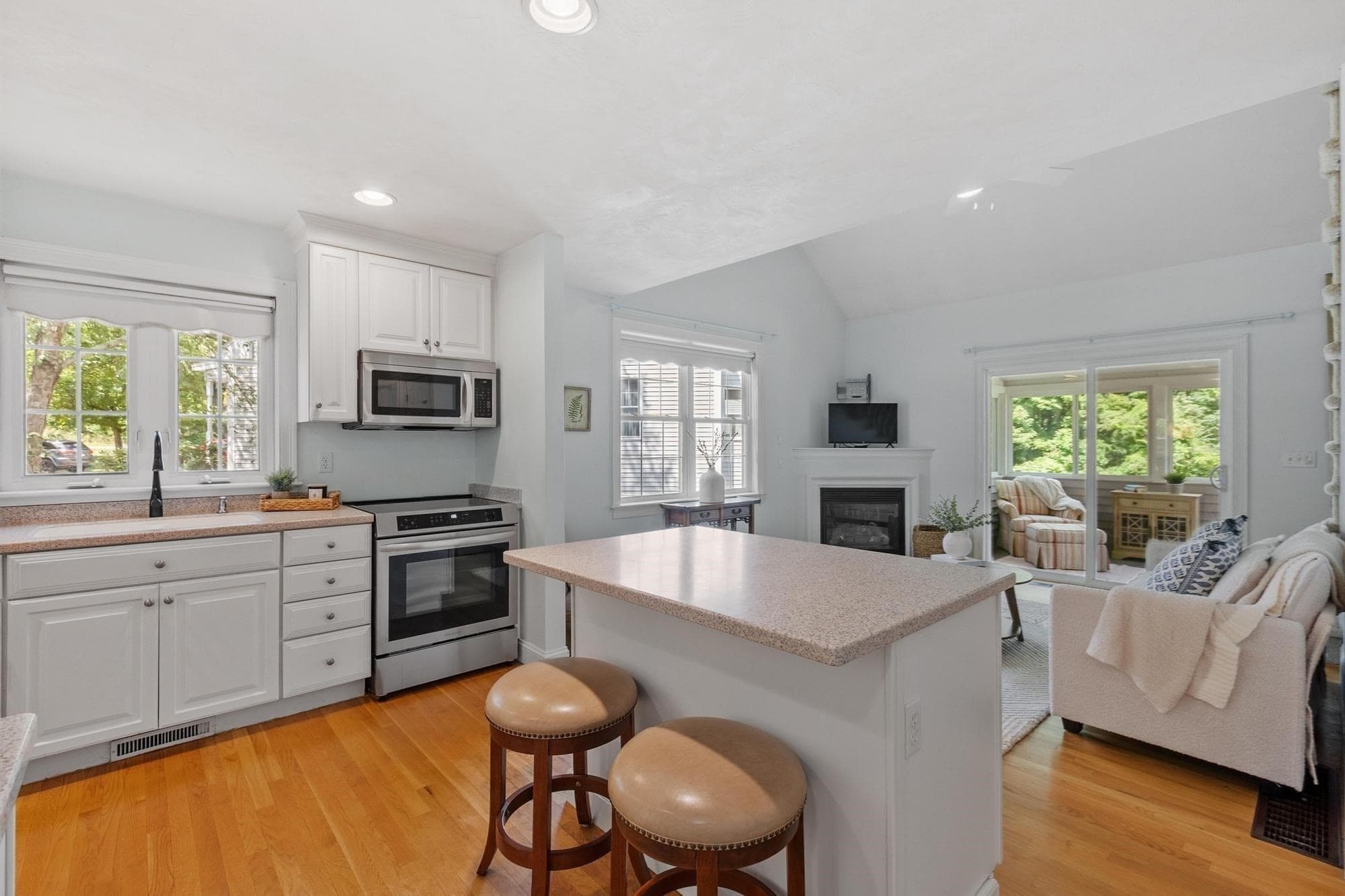 Condominium at 100 Summer Rd. # 100, Boxborough MA 01719, Boxborough, photo 11 of 41
