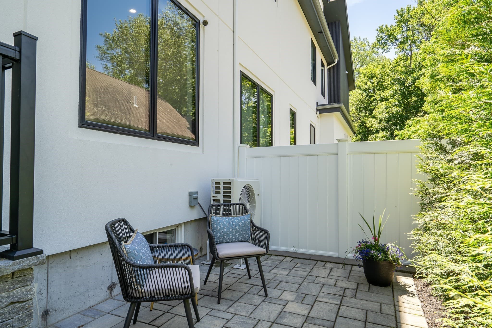 Condominium at 1242 Beacon St # 1242, Newton MA 02468, Newton, photo 24 of 26