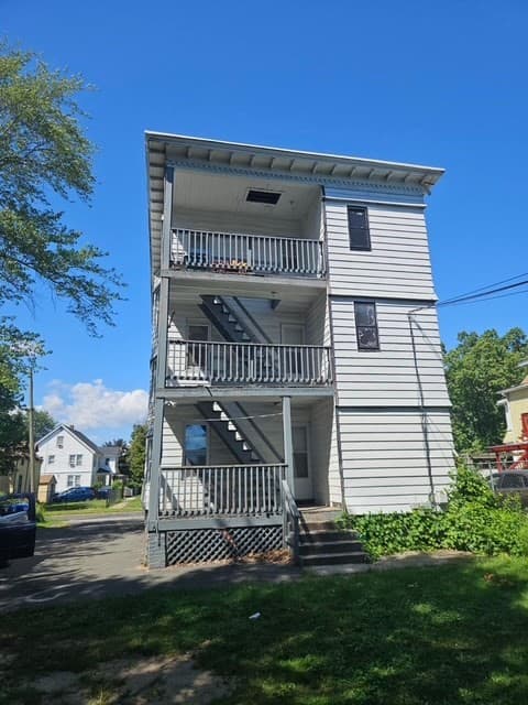3 Family at 335 Oakland St, Springfield MA 01108, Springfield, photo 10 of 10