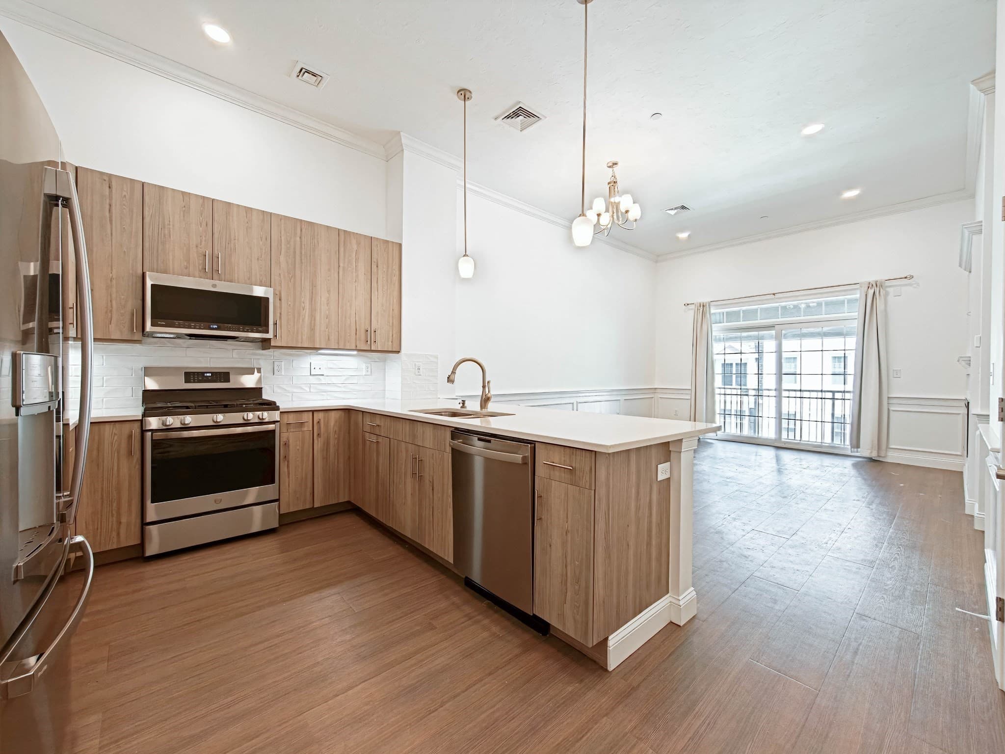 Condominium at 320 Middlesex Ave # F406, Medford MA 02155, Medford, photo 3 of 33