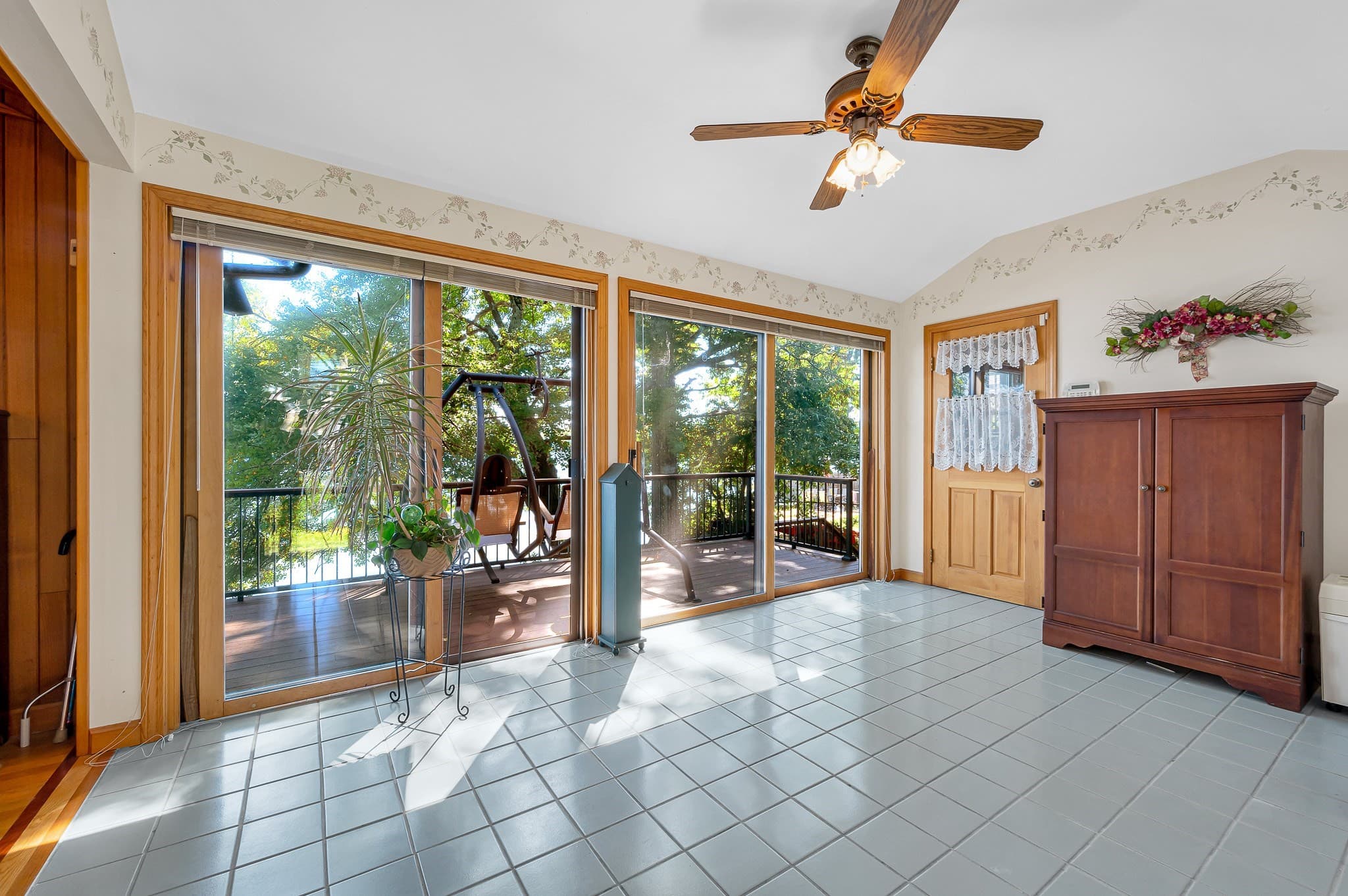 Single Family Residence at 41 Mascuppic Trail, Tyngsborough MA 01879, Tyngsborough, photo 3 of 41
