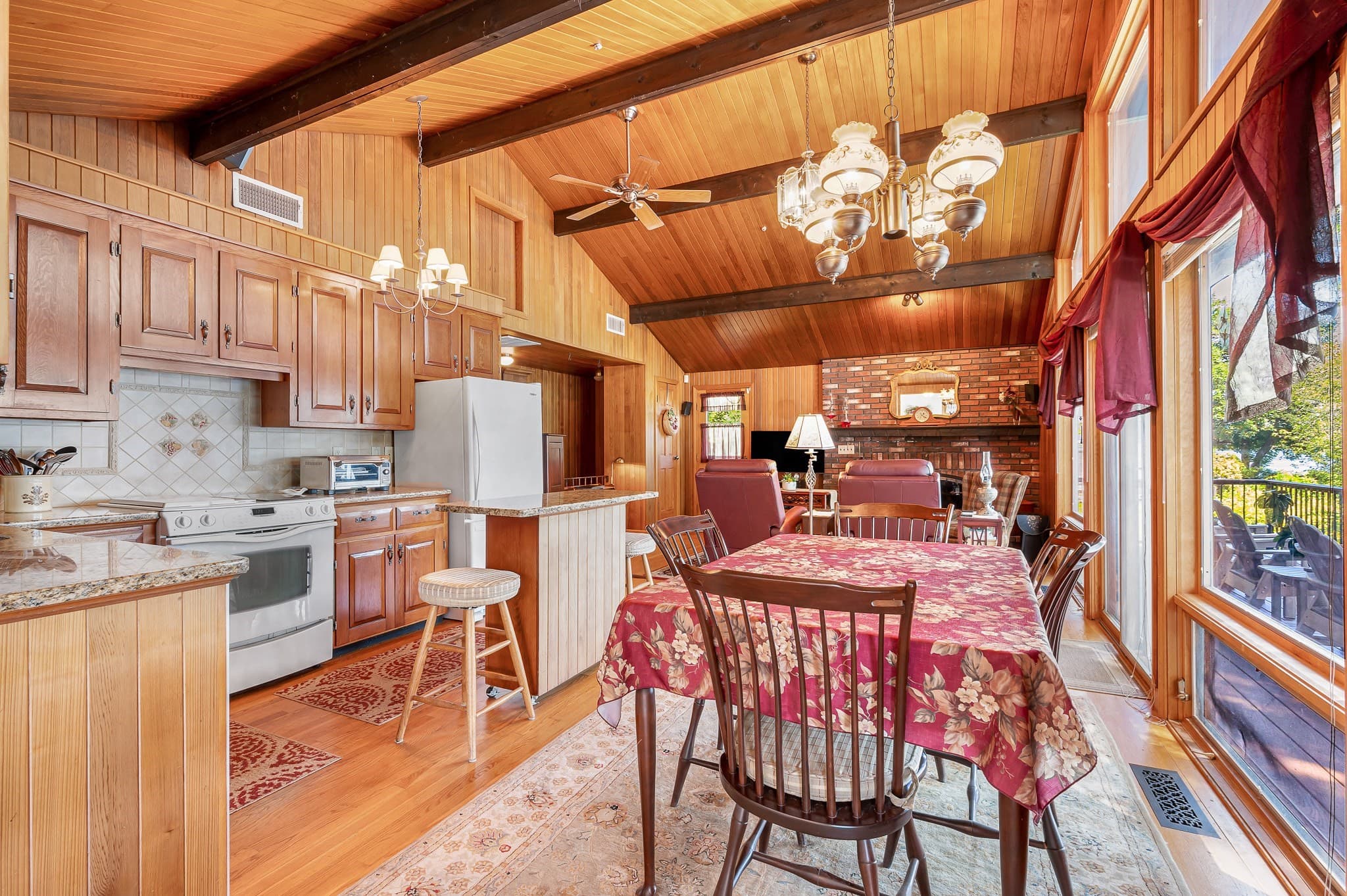 Single Family Residence at 41 Mascuppic Trail, Tyngsborough MA 01879, Tyngsborough, photo 4 of 41