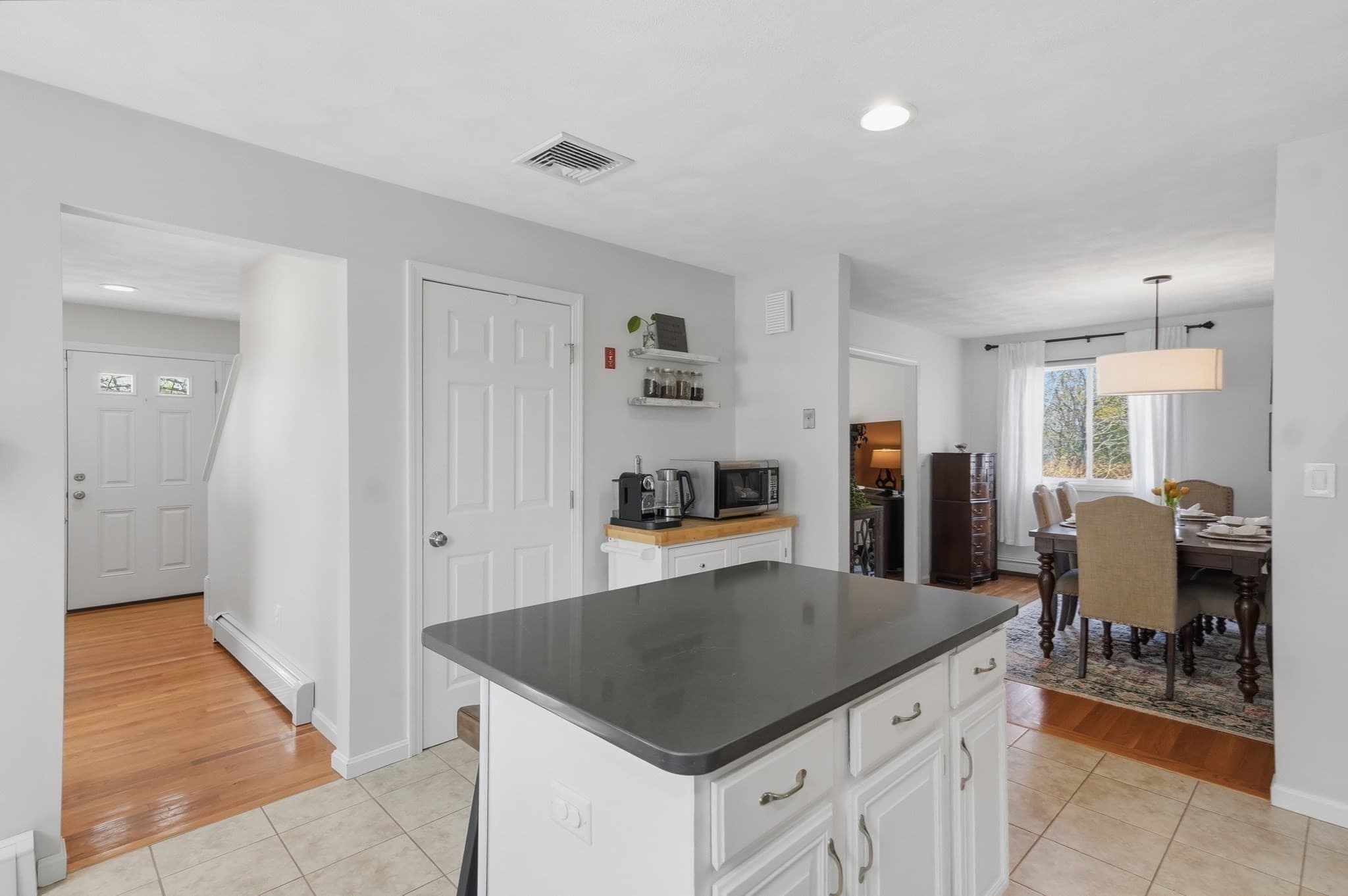 Condominium at 5 Candice Court # 1, Woburn MA 01801, Woburn, photo 7 of 38