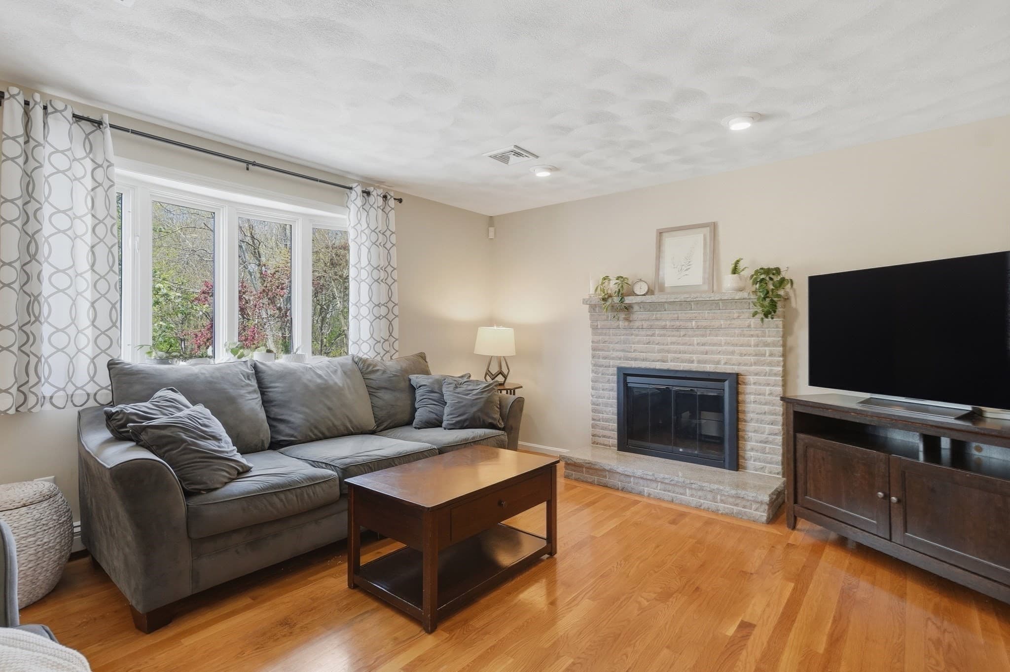 Condominium at 5 Candice Court # 1, Woburn MA 01801, Woburn, photo 14 of 38