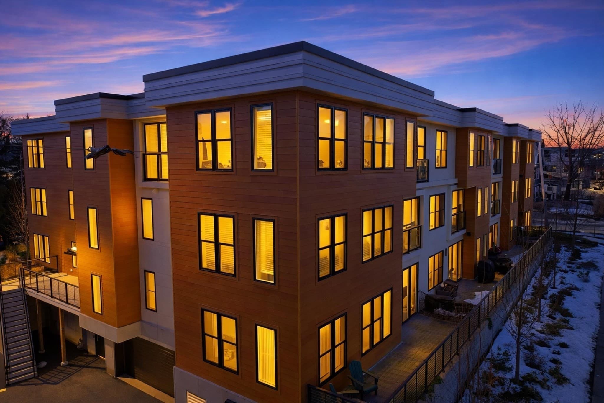 68 Los Angeles St, Newton MA 02458
