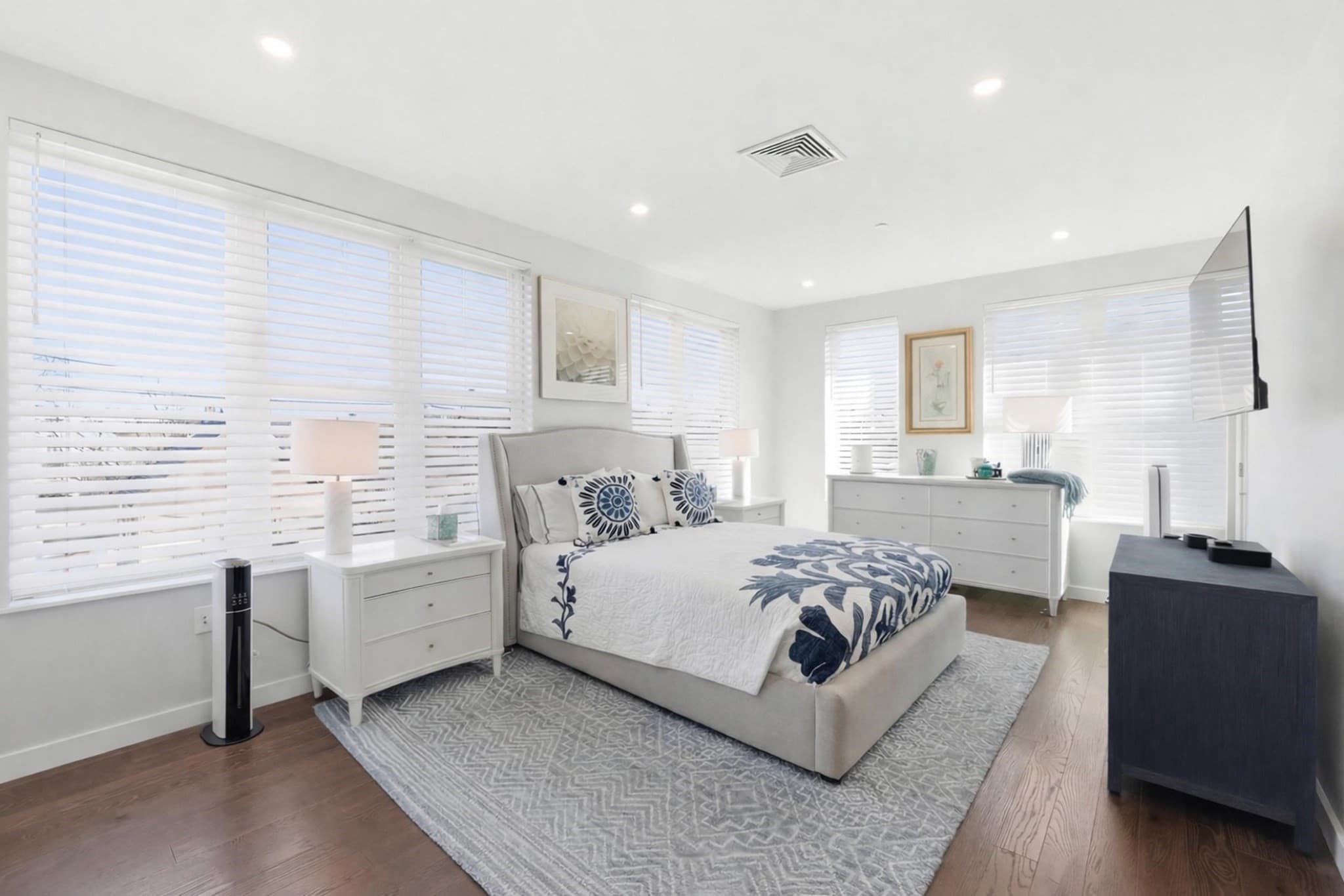 Condominium at 68 Los Angeles St, Newton MA 02458, photo 11 of 29