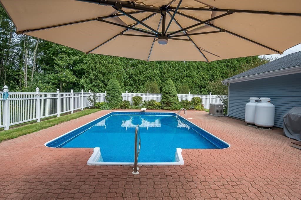 Single Family Residence at 400 Boston Road, Sutton MA 01590, Sutton, photo 5 of 42