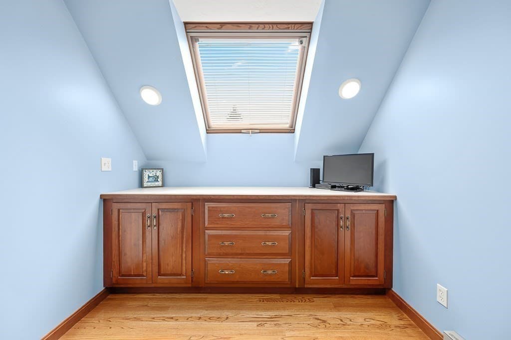 Single Family Residence at 400 Boston Road, Sutton MA 01590, Sutton, photo 35 of 42
