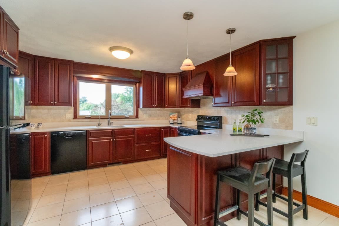 Single Family Residence at 2 Mccarthy Dr, Burlington MA 01803, Burlington, photo 13 of 42