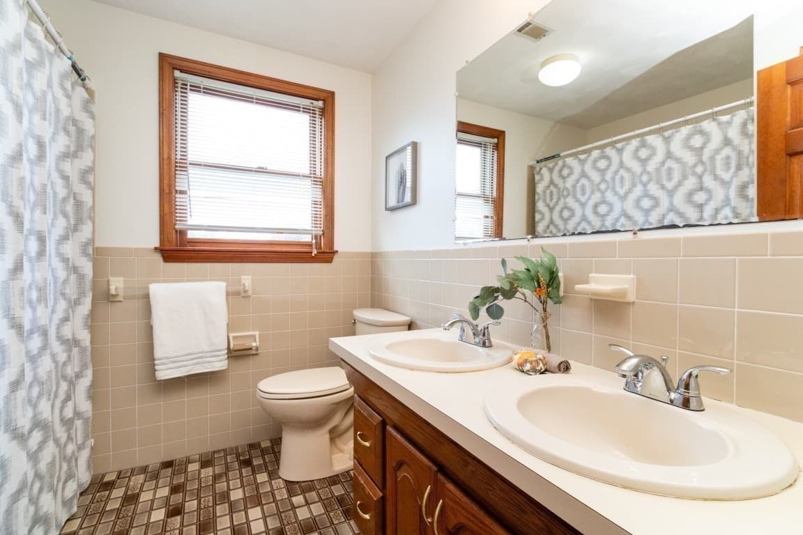 Single Family Residence at 2 Mccarthy Dr, Burlington MA 01803, Burlington, photo 33 of 42