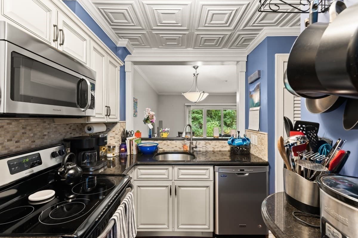 Condominium at 20 Highwood Dr # 20, Franklin MA 02038, Franklin, photo 6 of 22