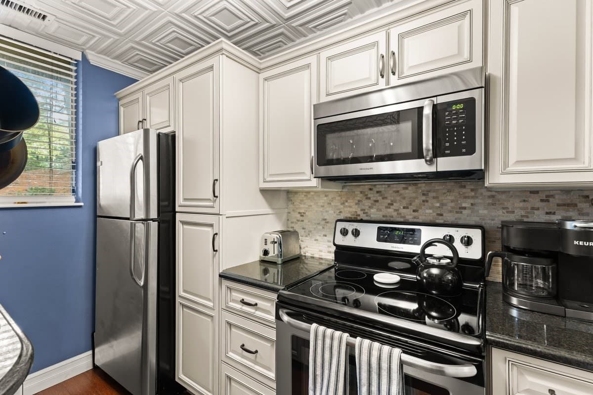 Condominium at 20 Highwood Dr # 20, Franklin MA 02038, Franklin, photo 5 of 22