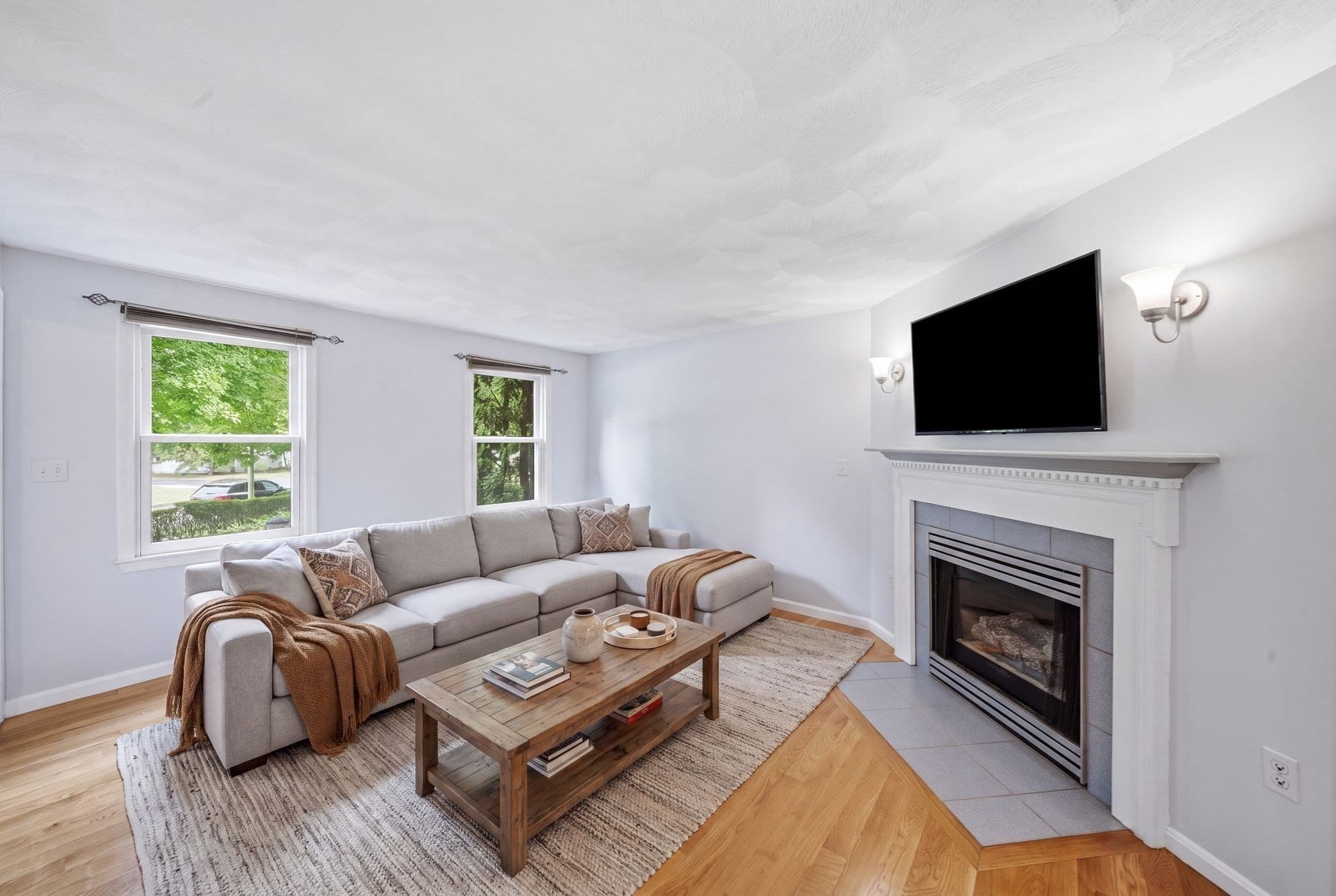 Single Family Residence at 131 Federal St, Wilmington MA 01887, Wilmington, photo 7 of 41