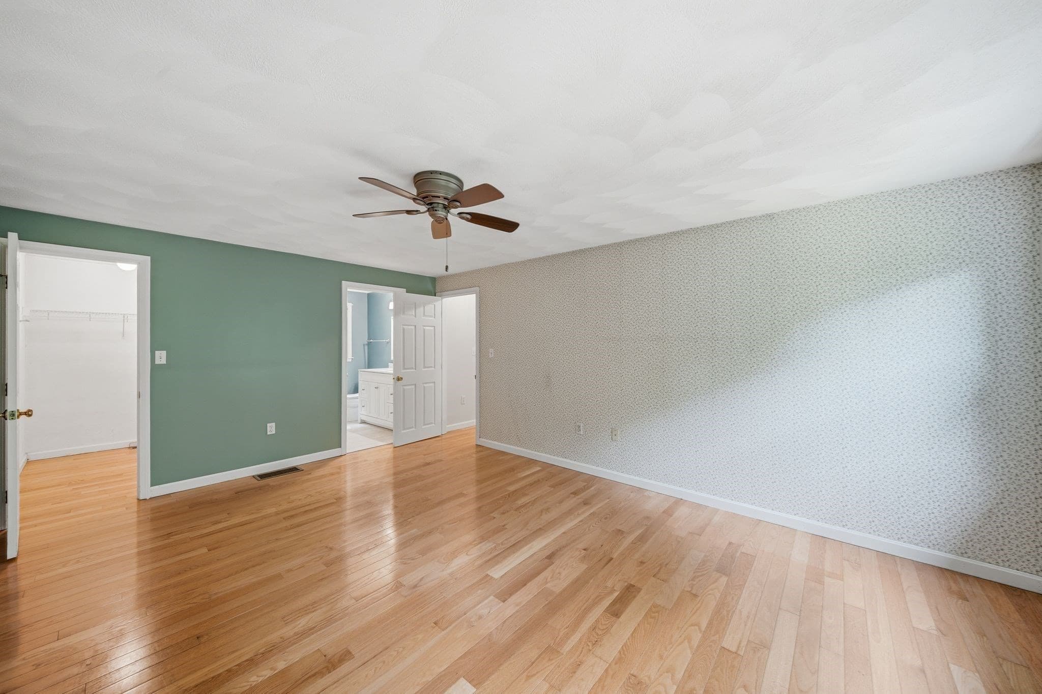 Single Family Residence at 131 Federal St, Wilmington MA 01887, Wilmington, photo 19 of 41
