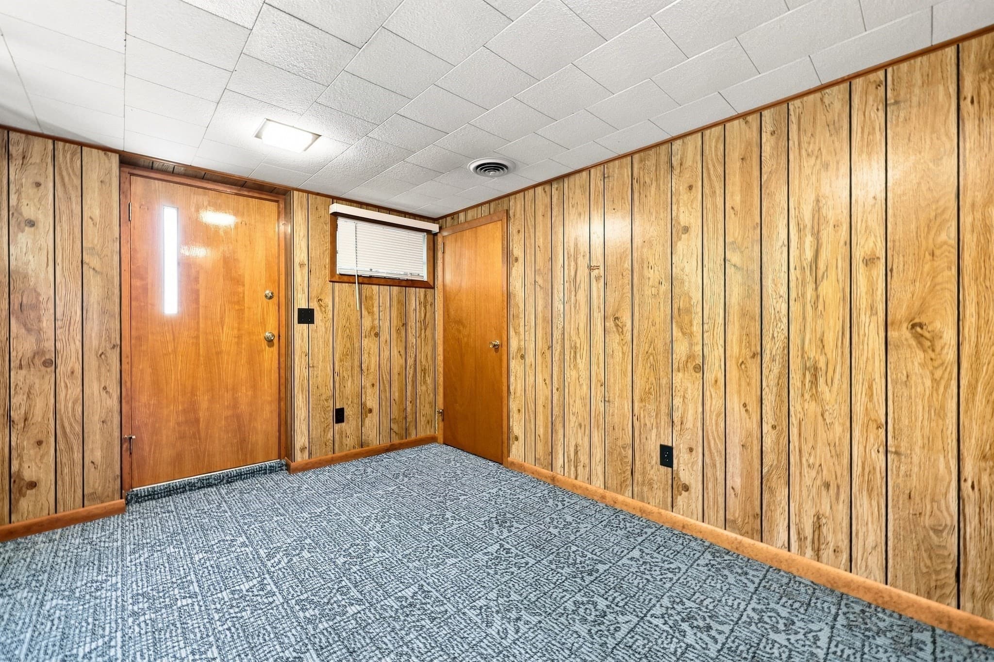 Single Family Residence at 92 Applewood Drive, Marlborough MA 01752, Marlborough, photo 32 of 42