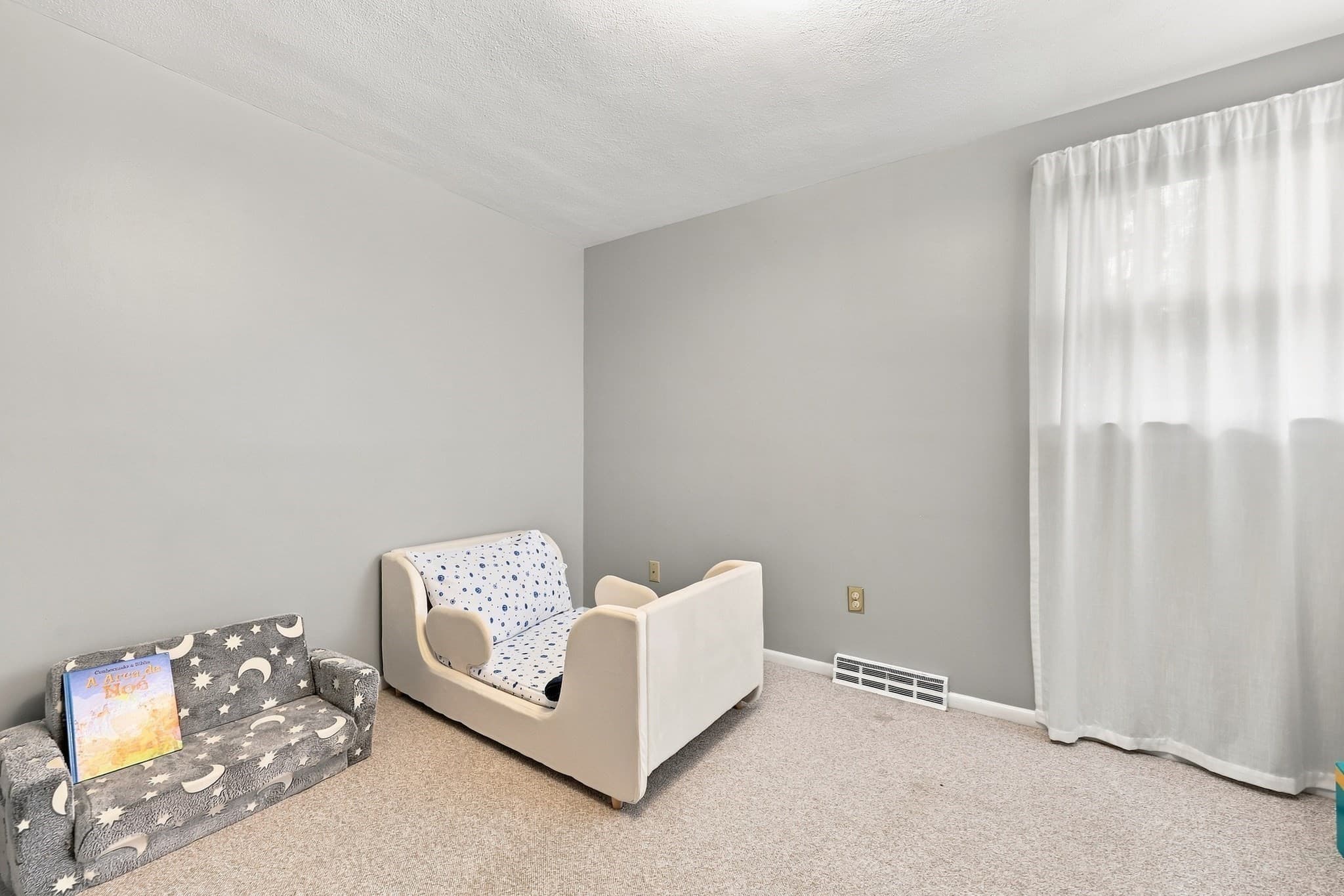 Single Family Residence at 92 Applewood Drive, Marlborough MA 01752, Marlborough, photo 21 of 42