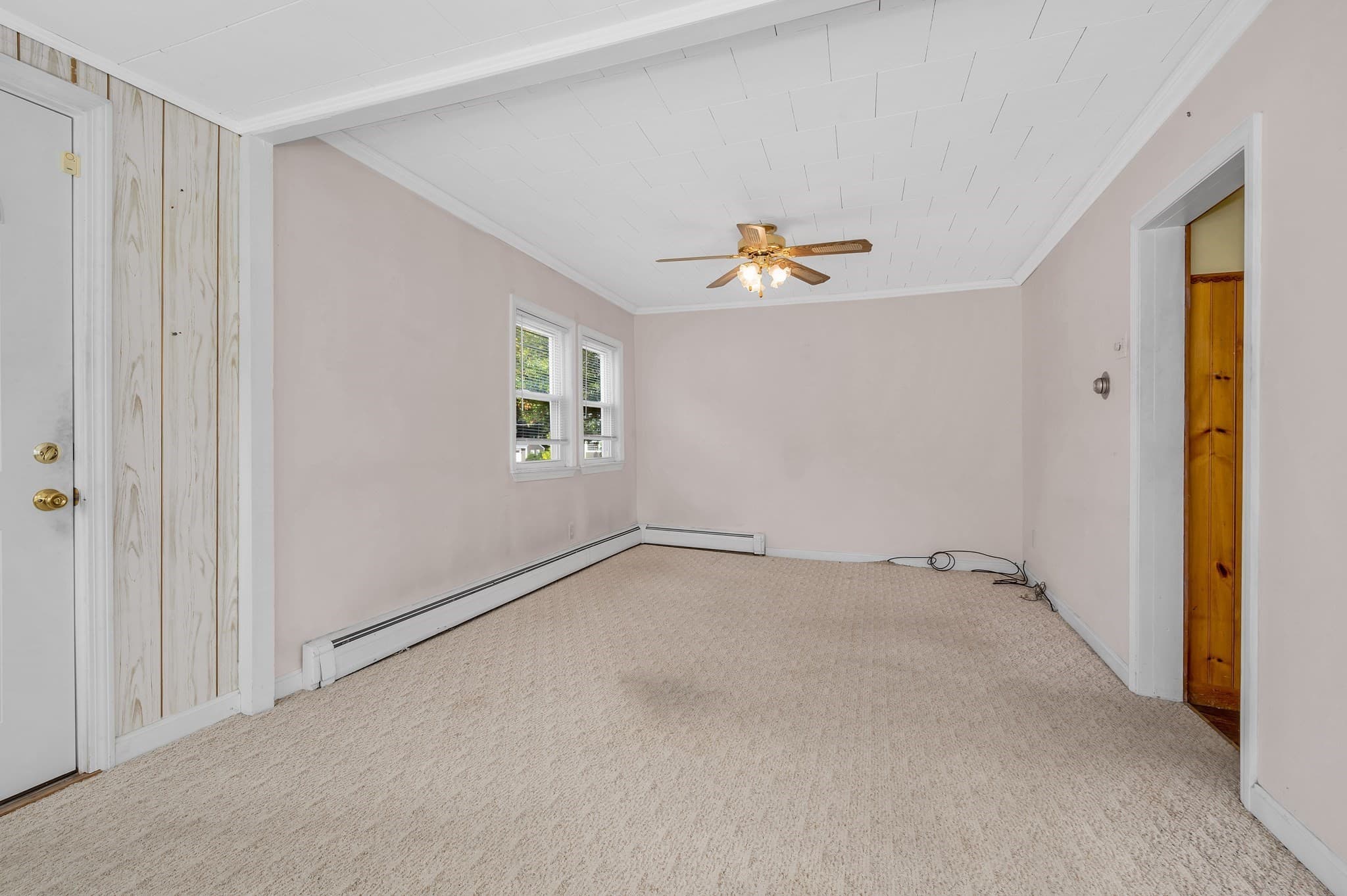 Single Family Residence at 114 Old Meadow Rd, Dracut MA 01826, Dracut, photo 9 of 38