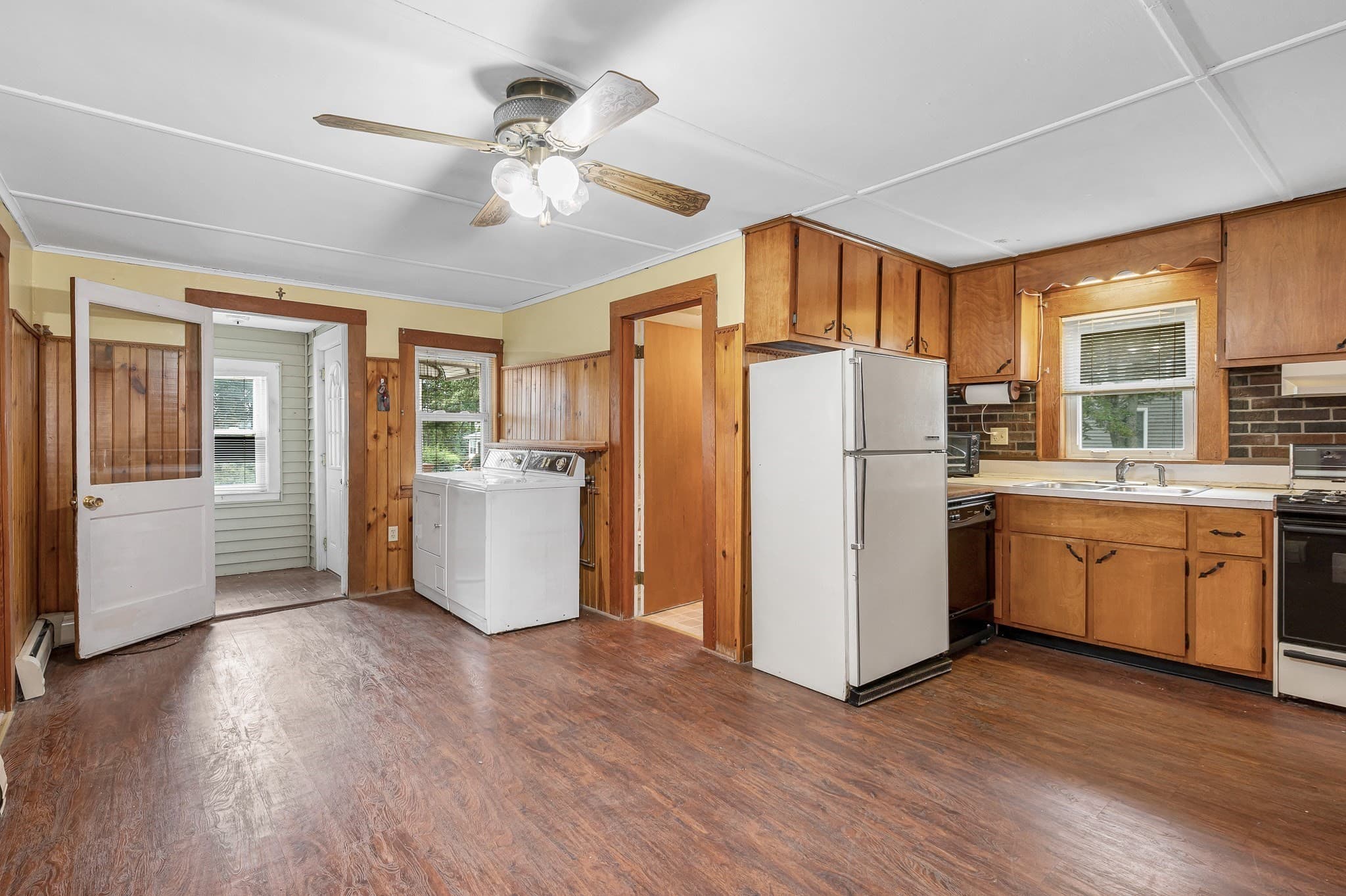 Single Family Residence at 114 Old Meadow Rd, Dracut MA 01826, Dracut, photo 4 of 38
