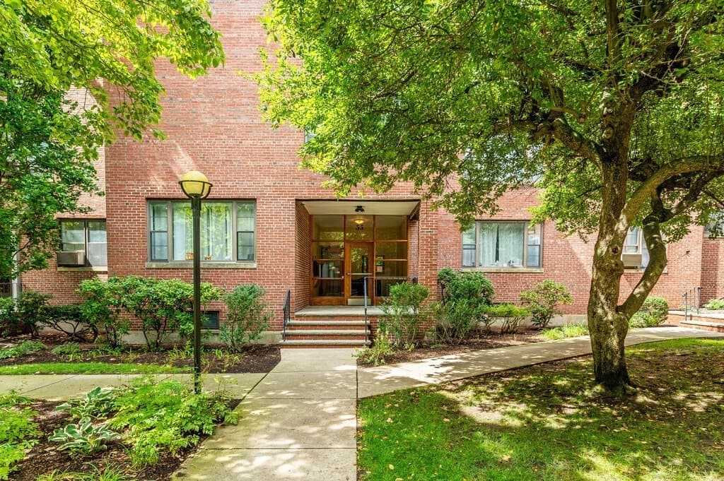 Condominium at 55 Harvard Ave # 6, Brookline MA 02446, Brookline, photo 4 of 25