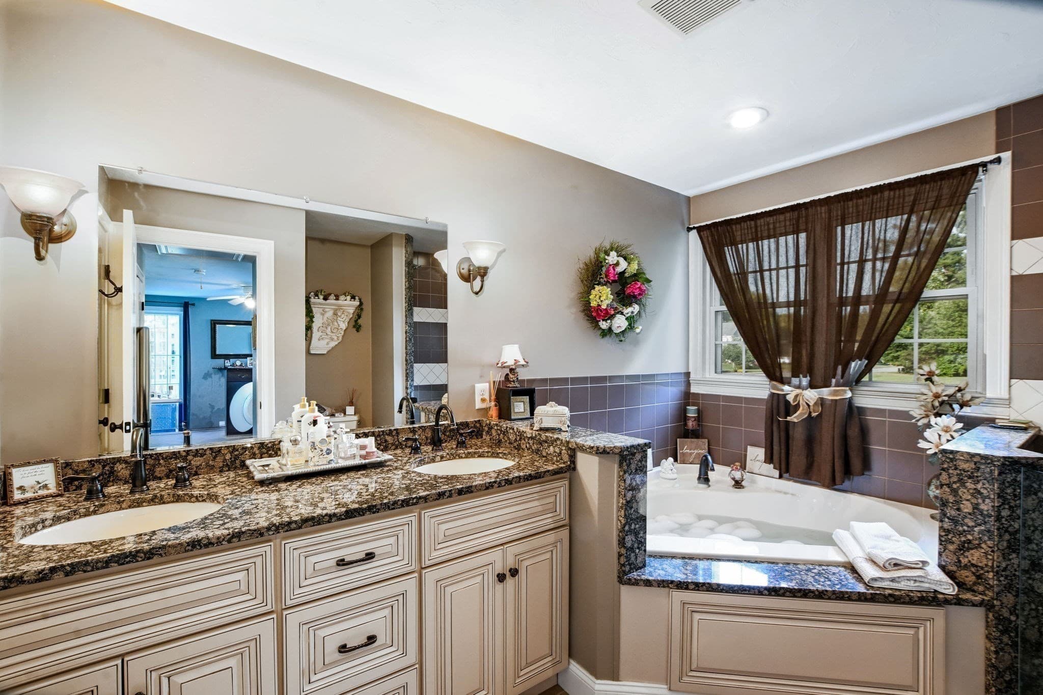 Single Family Residence at 50 Craven Ct, Taunton MA 02780, Taunton, photo 16 of 39