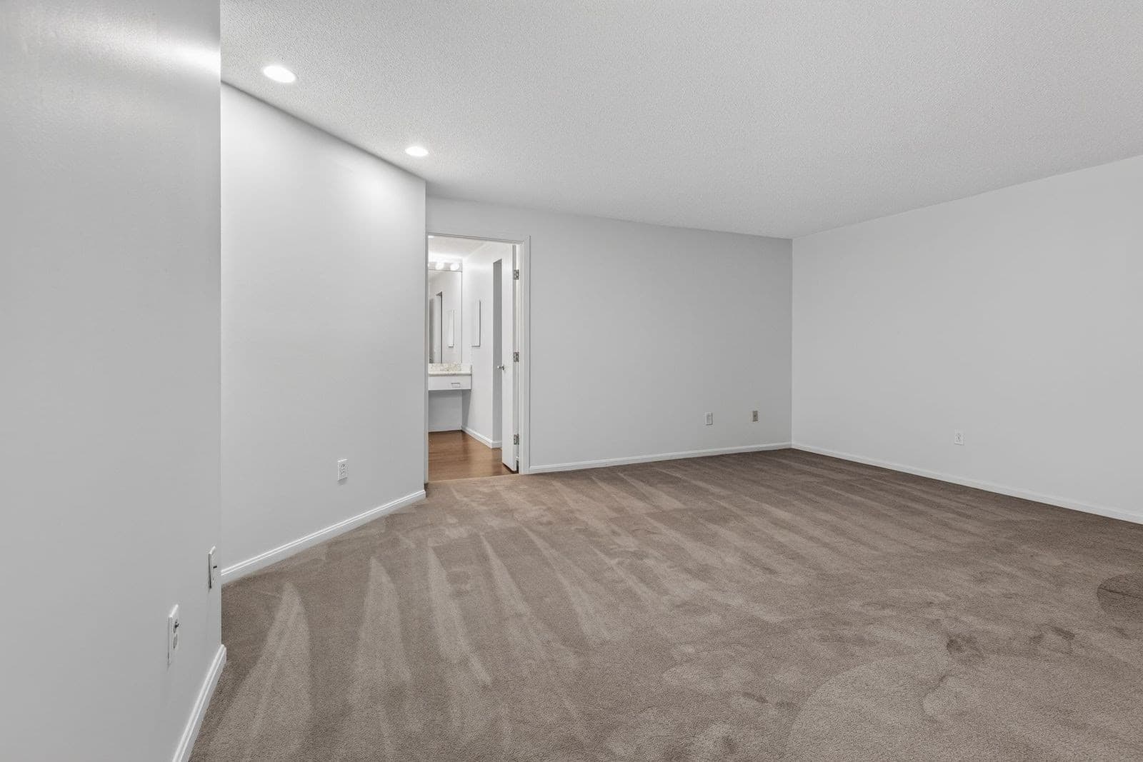 Condominium at 3 Seal Harbor Rd # 632, Winthrop MA 02152, Winthrop, photo 17 of 30