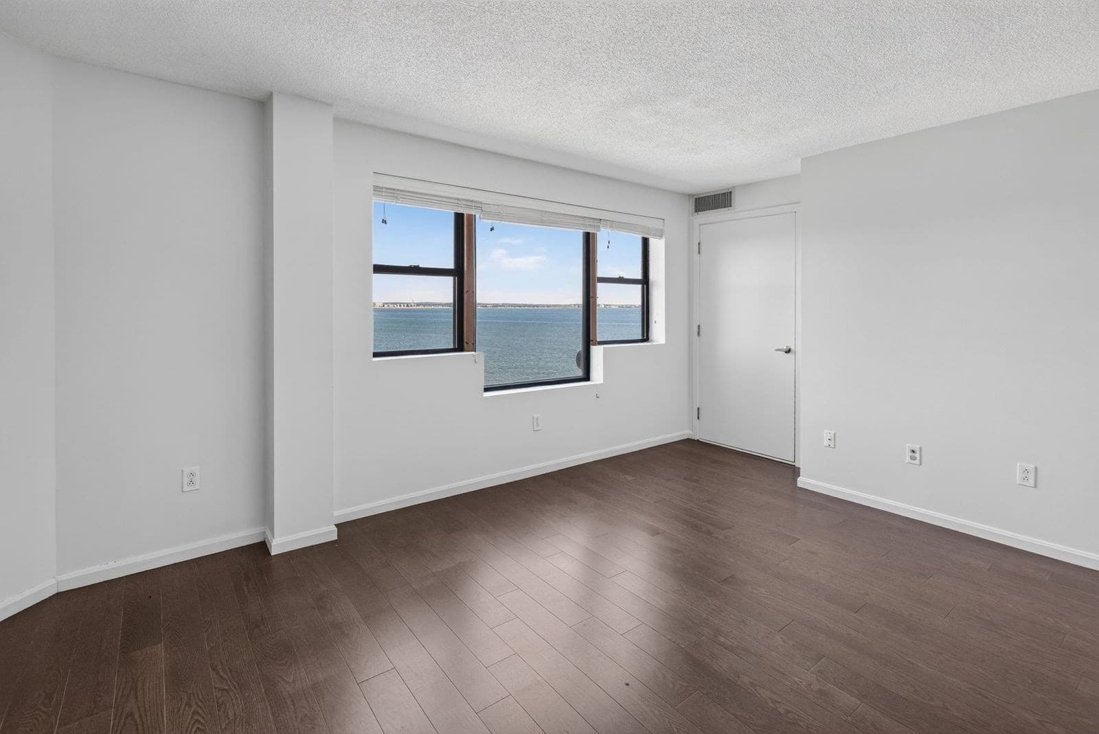 Condominium at 3 Seal Harbor Rd # 632, Winthrop MA 02152, Winthrop, photo 22 of 30