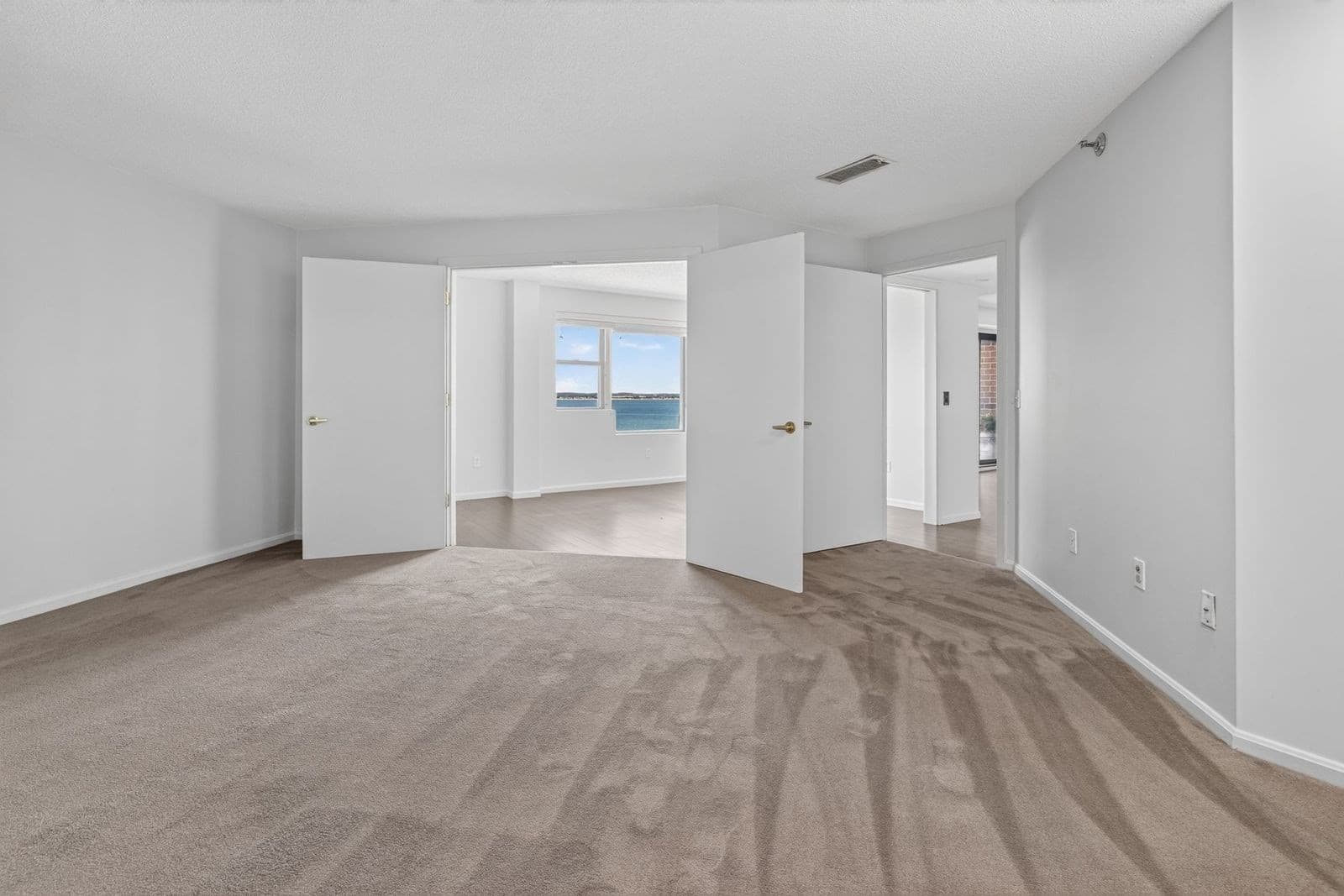 Condominium at 3 Seal Harbor Rd # 632, Winthrop MA 02152, Winthrop, photo 20 of 30