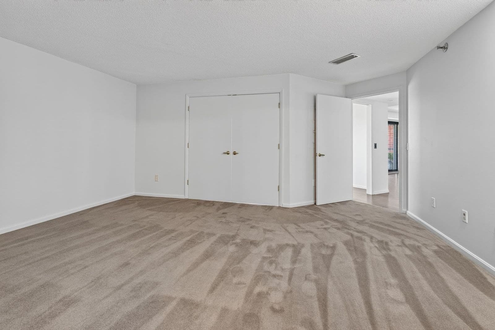 Condominium at 3 Seal Harbor Rd # 632, Winthrop MA 02152, Winthrop, photo 19 of 30