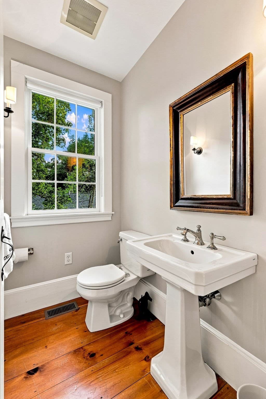 Single Family Residence at 81 Central St, Andover MA 01810, photo 13 of 36