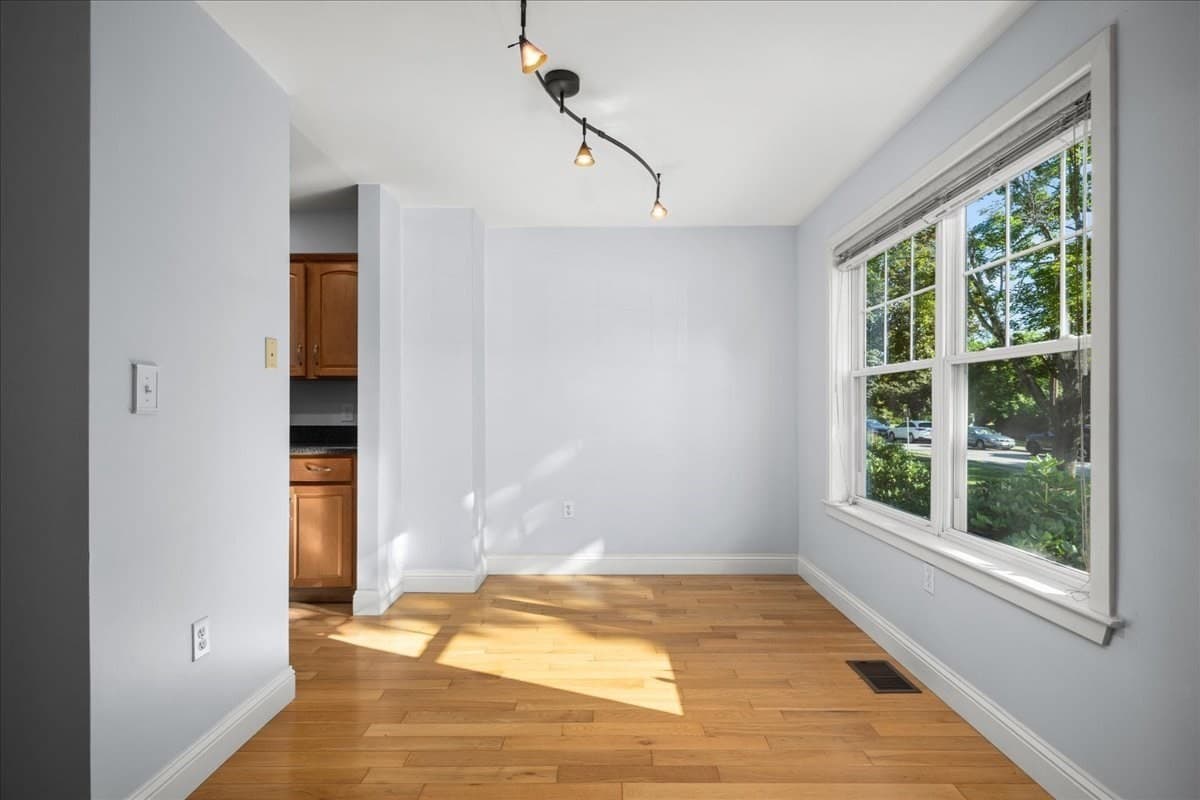 Condominium at 4 Mayberry Dr, Westborough MA 01581, Westborough, photo 7 of 40
