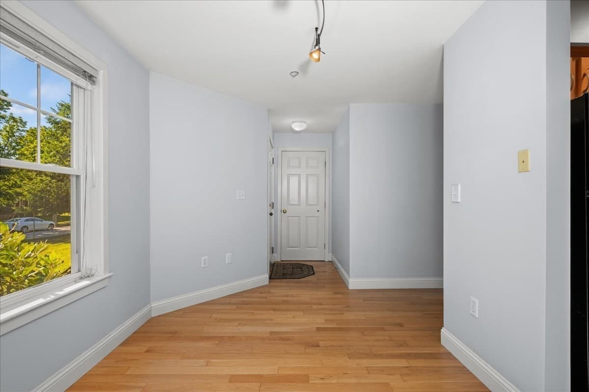 Condominium at 4 Mayberry Dr, Westborough MA 01581, Westborough, photo 5 of 40