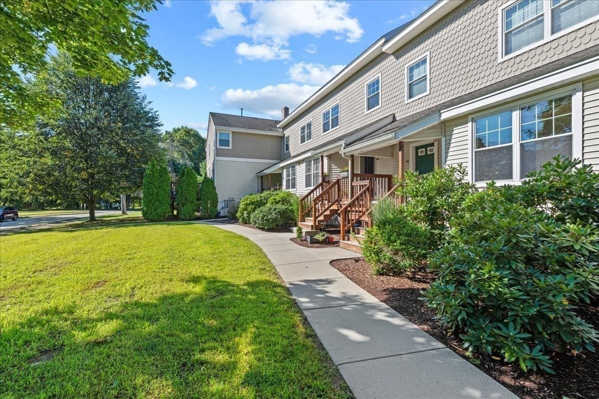 Condominium at 4 Mayberry Dr, Westborough MA 01581, Westborough, photo 33 of 40