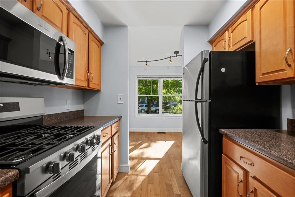 Condominium at 4 Mayberry Dr, Westborough MA 01581, Westborough, photo 4 of 40