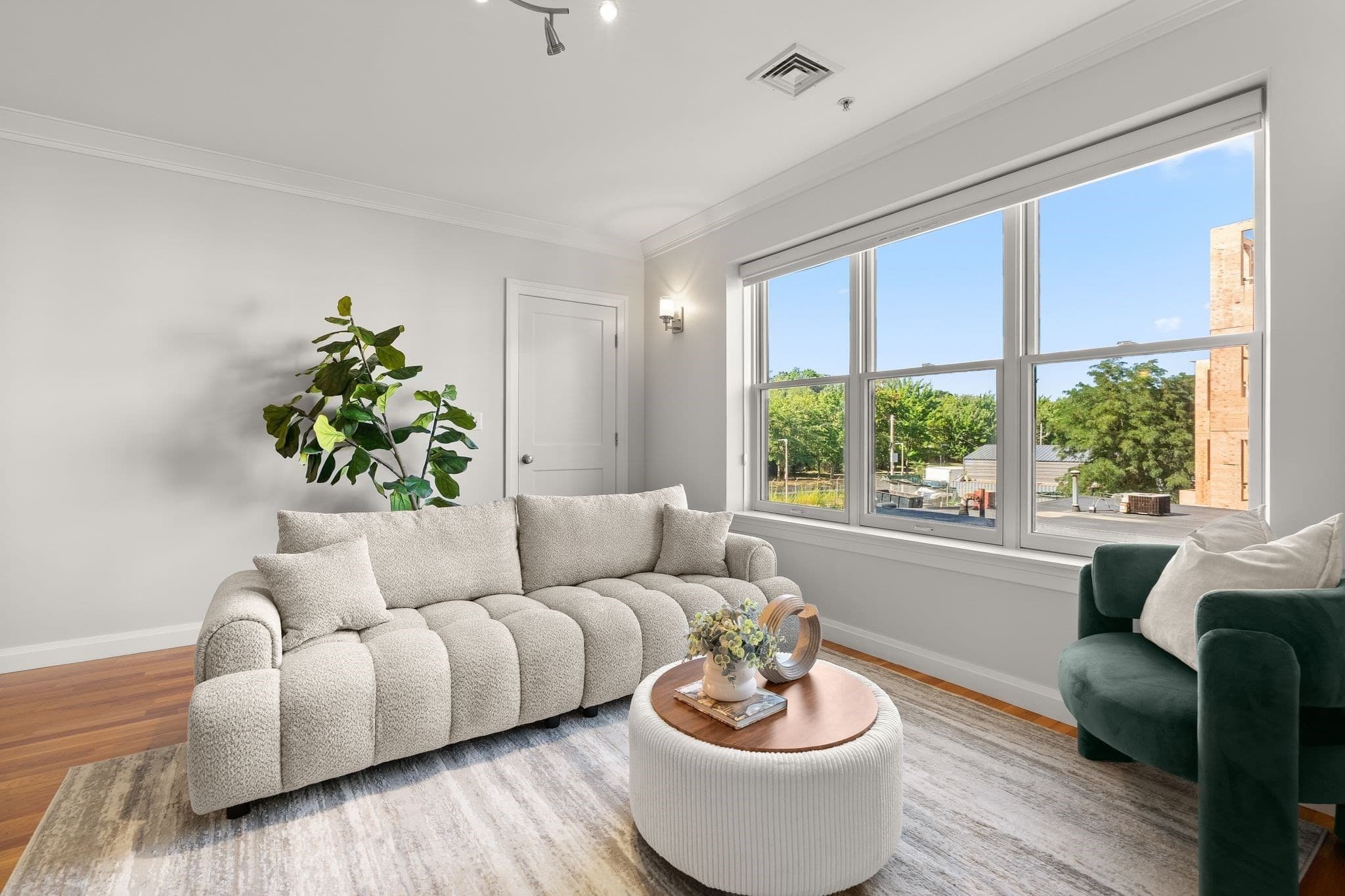Condominium at 156 Green St # 205, Boston MA 02130, photo 5 of 34