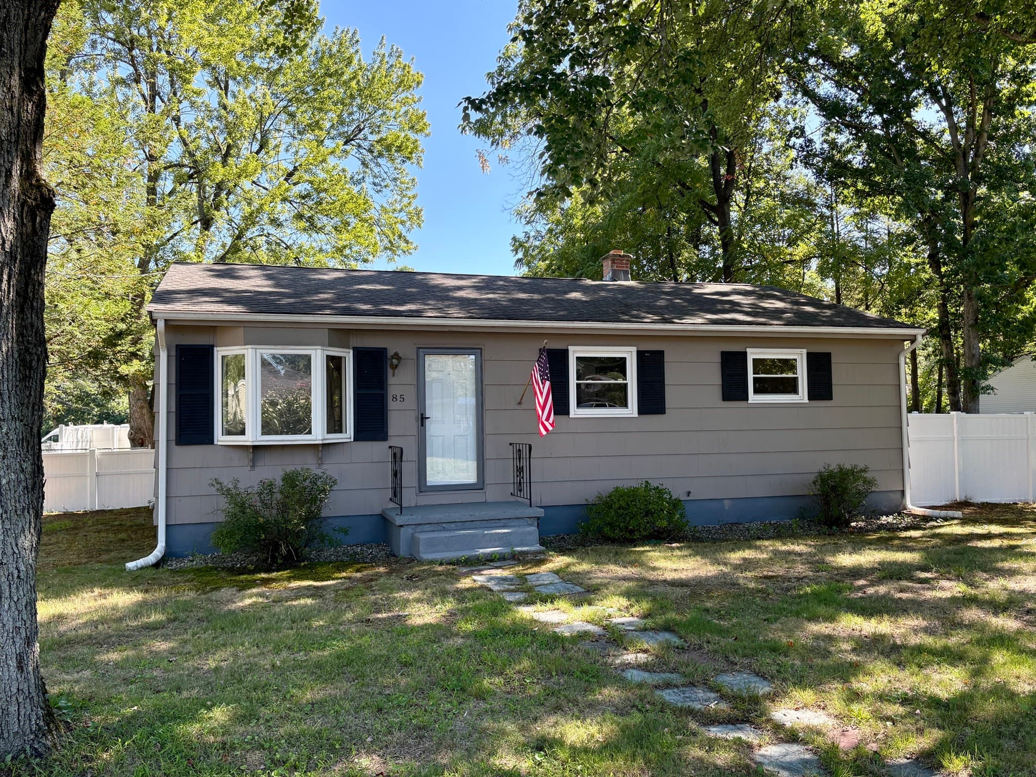 85 Talmadge Dr, Springfield MA 01118