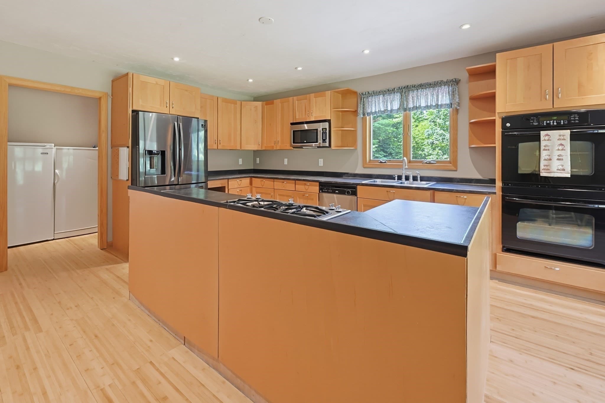 Single Family Residence at 60 Precinct, Middleboro MA 02346, Middleboro, photo 11 of 42